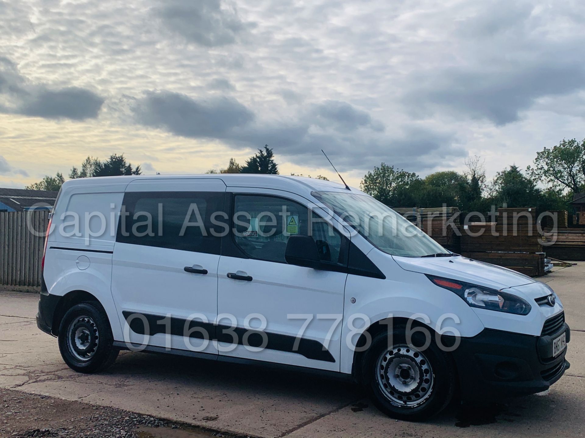 (ON SALE) FORD TRANSIT CONNECT *LWB- 5 SEATER CREW VAN* (2018 - EURO 6) 1.5 TDCI *AIR CON* (1 OWNER) - Image 12 of 40