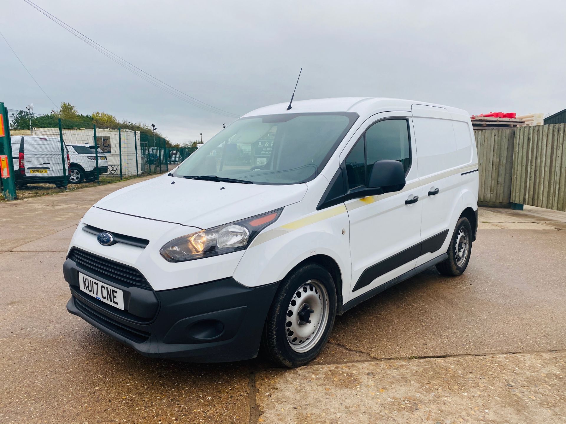 (ON SALE) FORD TRANSIT CONNECT 1.5"TDCI " SWB L1 - 17 REG - EURO 6 - 1 OWNER - FSH - AIR CON!!!