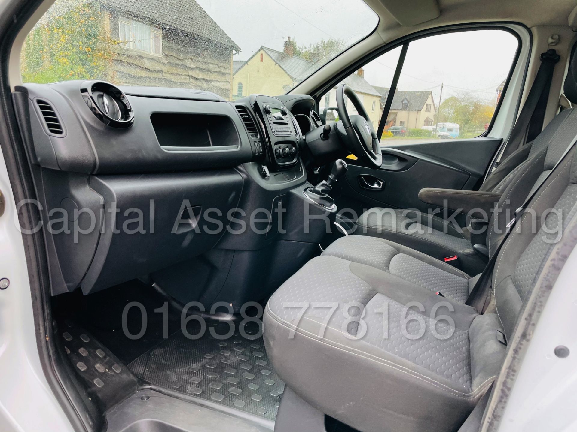 VAUXHALL VIVARO *SPORT* LWB - 6 SEATER CREW VAN (2019 -EURO 6) '125 BHP - 6 SPEED' *A/C* (16K MILES) - Image 18 of 50