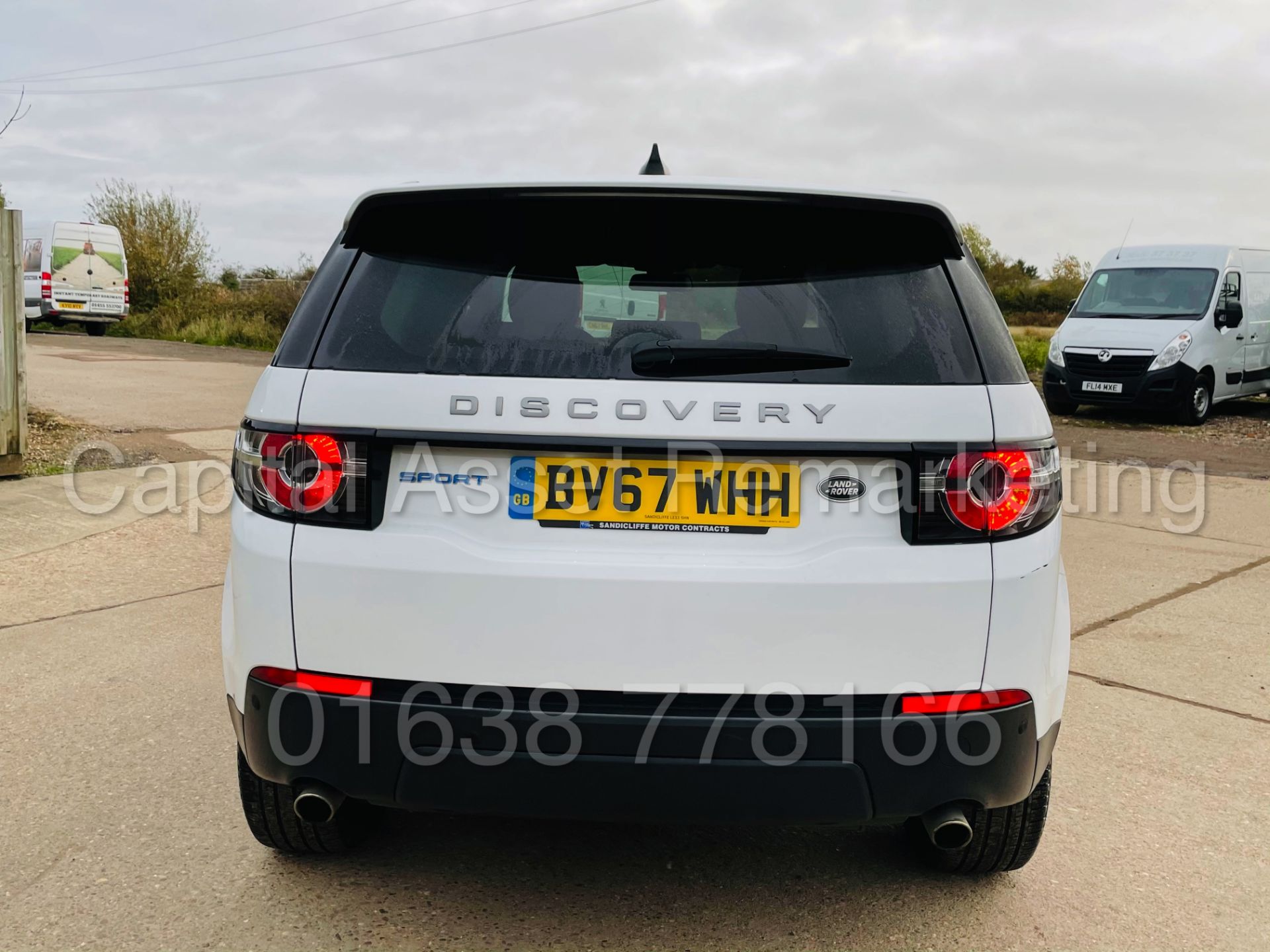 LAND ROVER DISCOVERY SPORT *SPECIAL EDITION* SUV (2018) '2.0 TD4 - STOP/START' (1 OWNER FROM NEW) - Image 11 of 48
