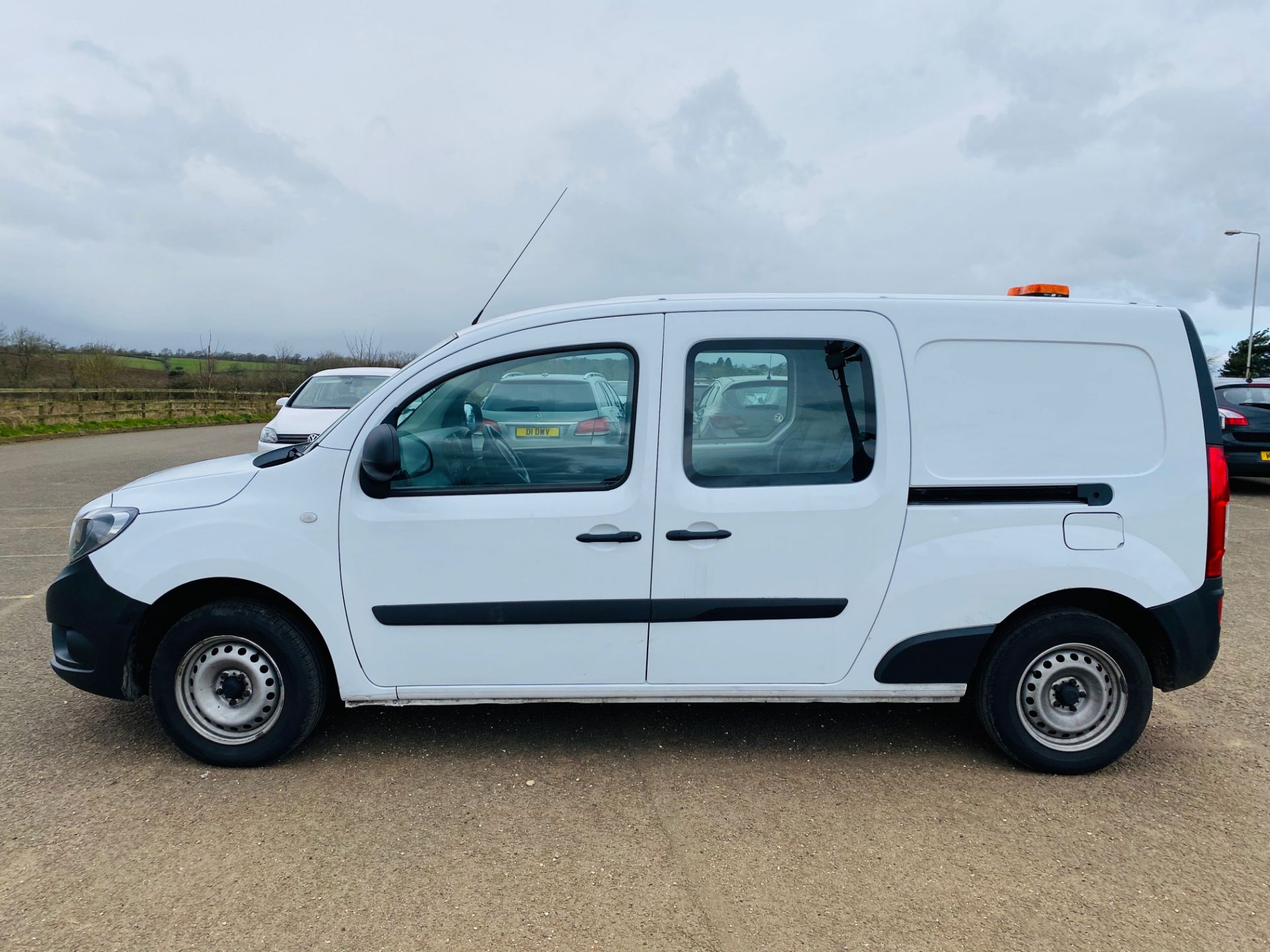 (ON SALE)MERCEDES CITAN 109CDI "LWB" DUALINER / CREW / COMBI VAN - EURO 6- 5 SEATER - 1 OWNER - Image 2 of 7