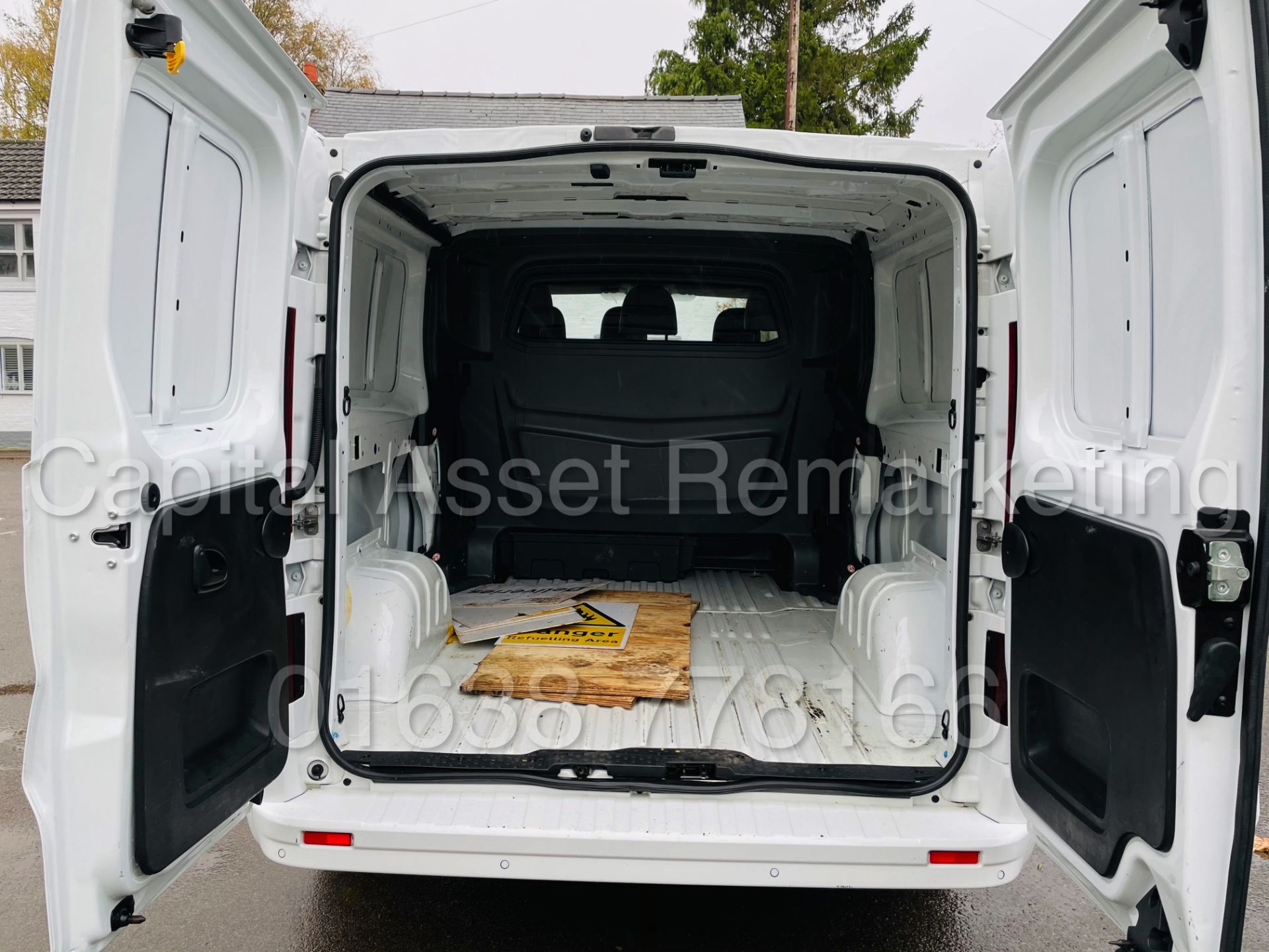 VAUXHALL VIVARO *SPORT* LWB - 6 SEATER CREW VAN (2019 -EURO 6) '125 BHP - 6 SPEED' *A/C* (16K MILES) - Image 26 of 50