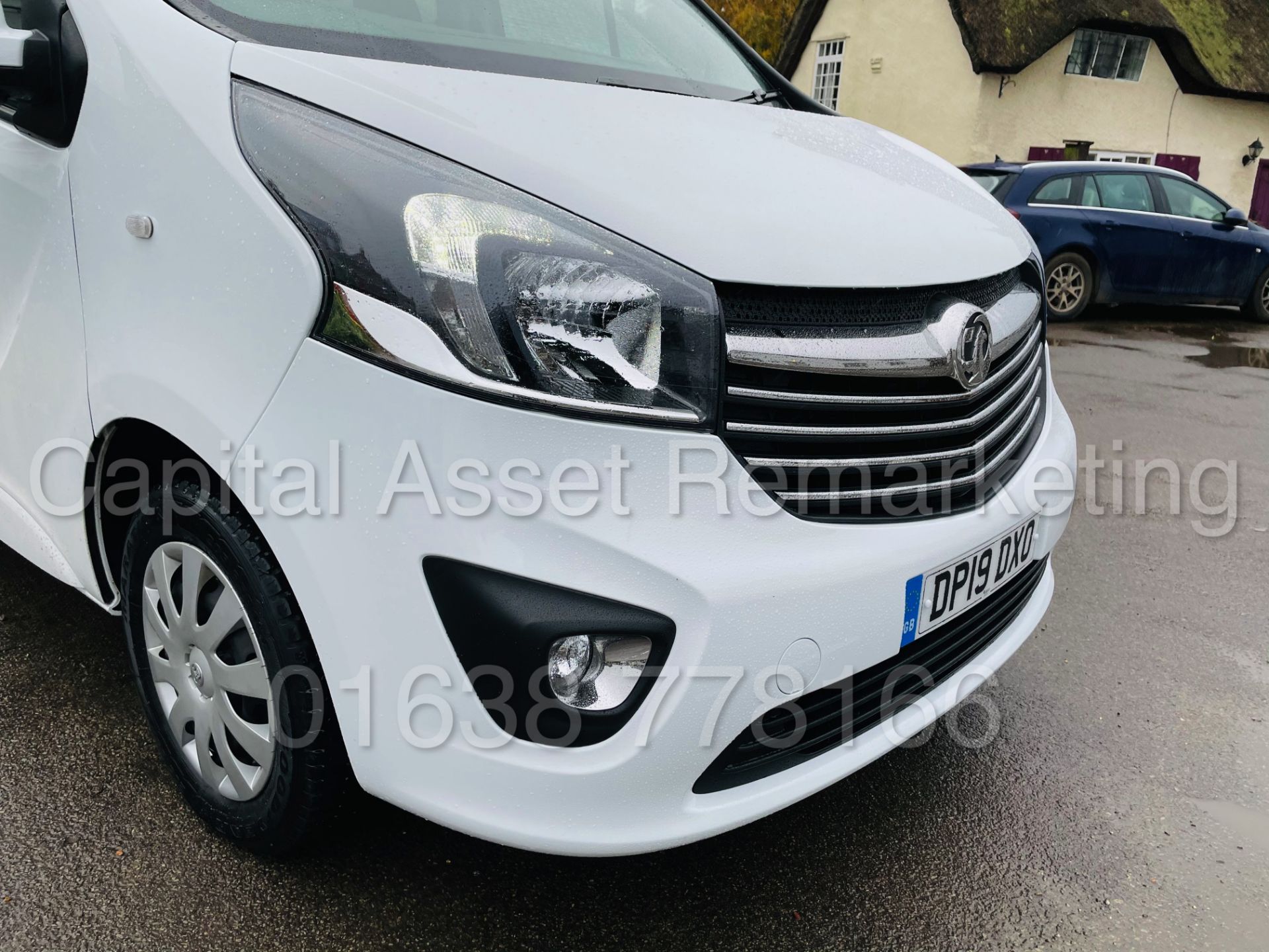 VAUXHALL VIVARO *SPORT* LWB - 6 SEATER CREW VAN (2019 -EURO 6) '125 BHP - 6 SPEED' *A/C* (16K MILES) - Image 15 of 50