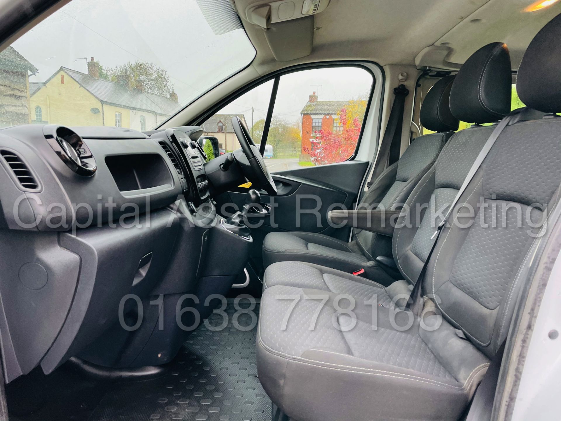 VAUXHALL VIVARO *SPORT* LWB - 6 SEATER CREW VAN (2019 -EURO 6) '125 BHP - 6 SPEED' *A/C* (16K MILES) - Image 21 of 50