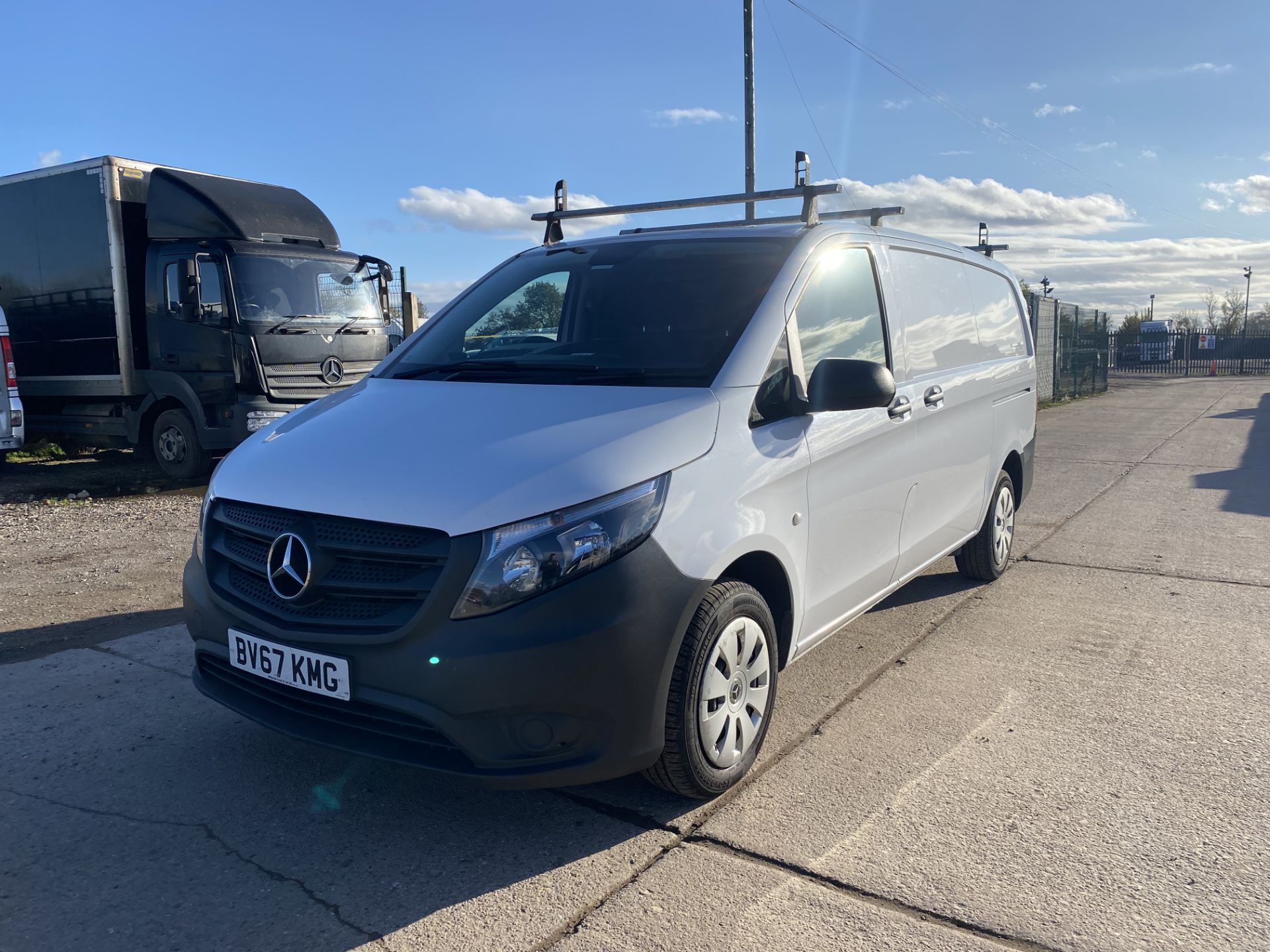 On Sale MERCEDES VITO 114"CDI" BLUETec "LWB" (2018 MODEL) EURO 6 - 1 KEEPER - AIR CON - START/STOP - - Image 3 of 19