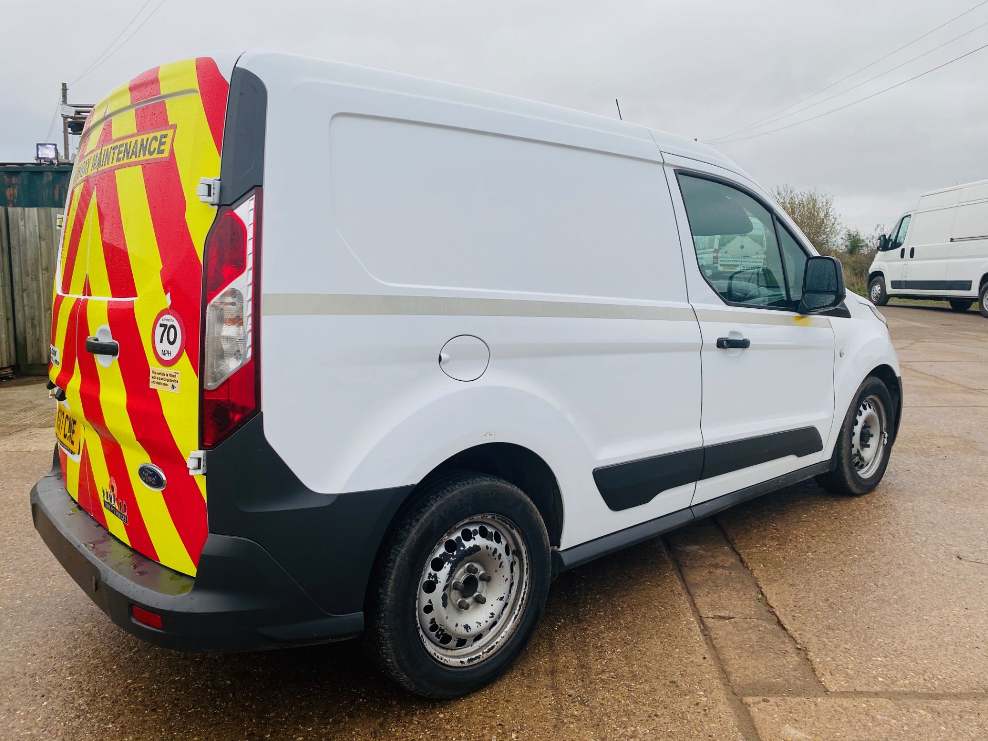 (ON SALE) FORD TRANSIT CONNECT 1.5"TDCI " SWB L1 - 17 REG - EURO 6 - 1 OWNER - FSH - AIR CON!!! - Image 8 of 21