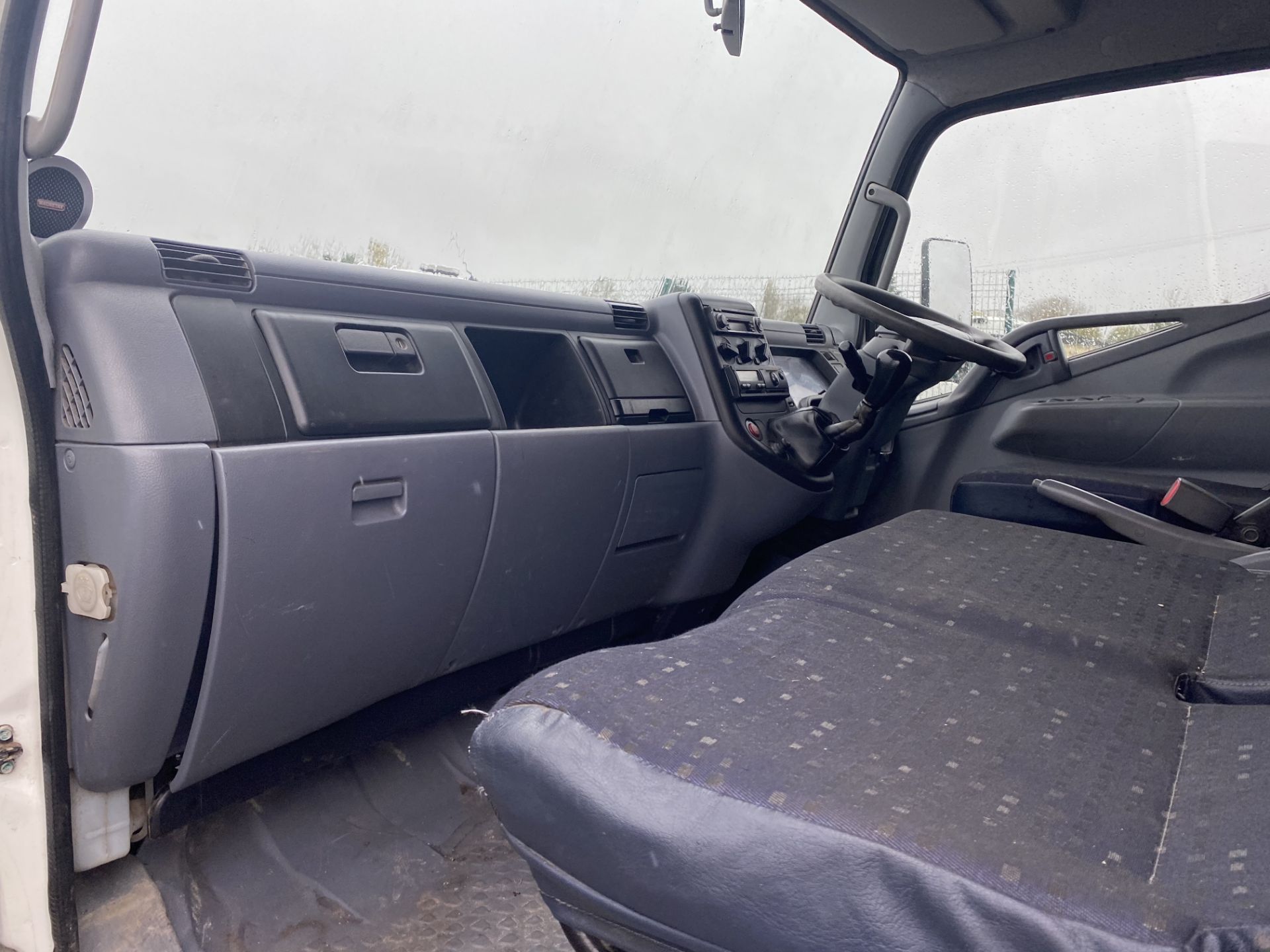 (ON SALE) MITSUBISHI CANTER 7C18 TIPPER TRUCK - 10 REG - 7500KG TIPPER - MANUAL GEARBOX - LOW MILES - Image 9 of 15
