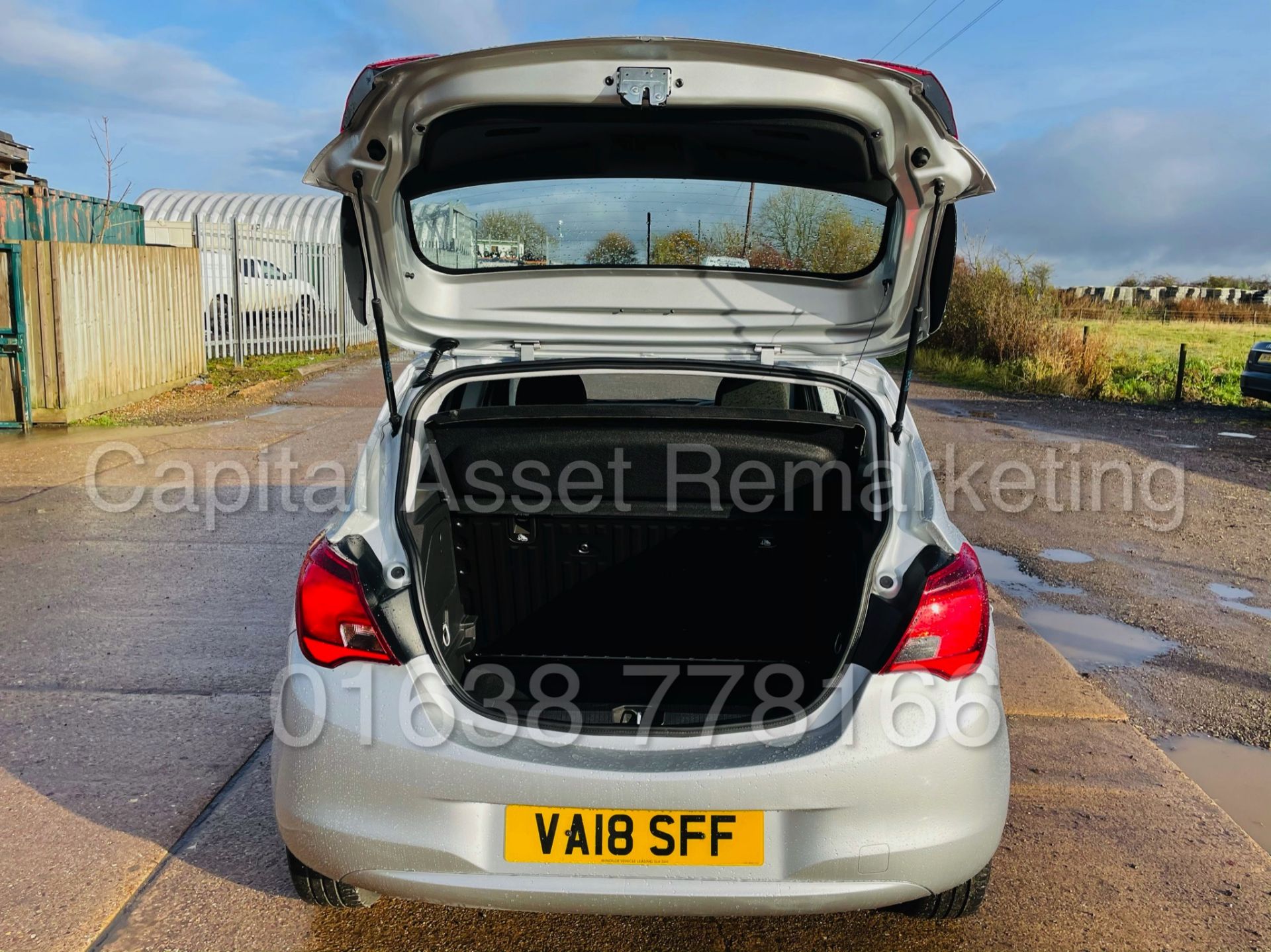 VAUXHALL CORSA *DESIGN EDITION* 5 DOOR HATCHBACK (2018 - NEW MODEL) 1.4 PETROL - 60 MPG+ (1 OWNER) - Image 29 of 49