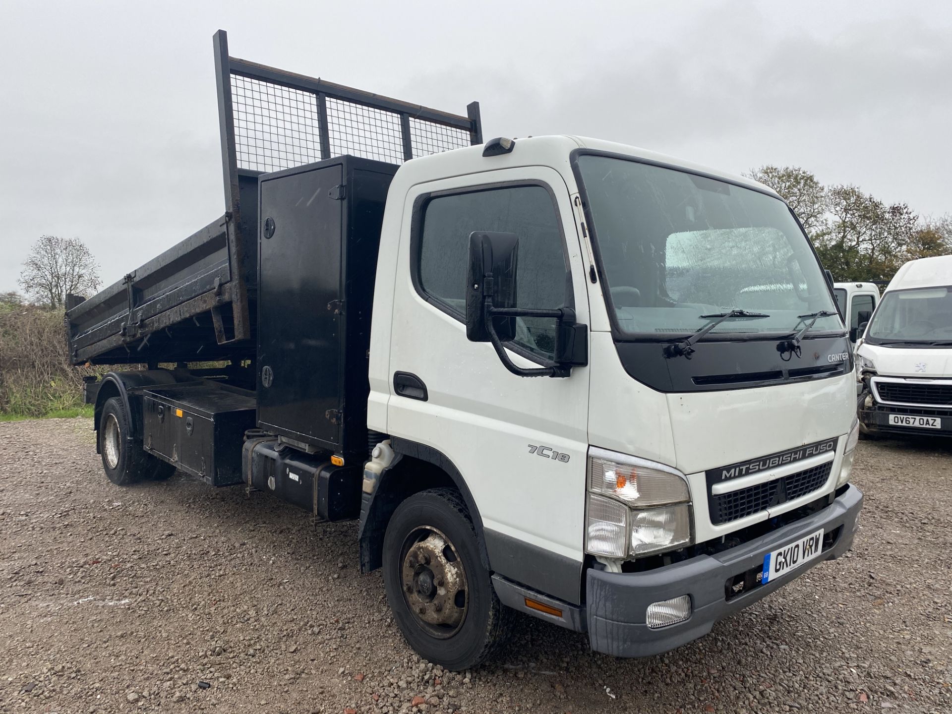 (ON SALE) MITSUBISHI CANTER 7C18 TIPPER TRUCK - 10 REG - 7500KG TIPPER - MANUAL GEARBOX - LOW MILES - Image 2 of 15