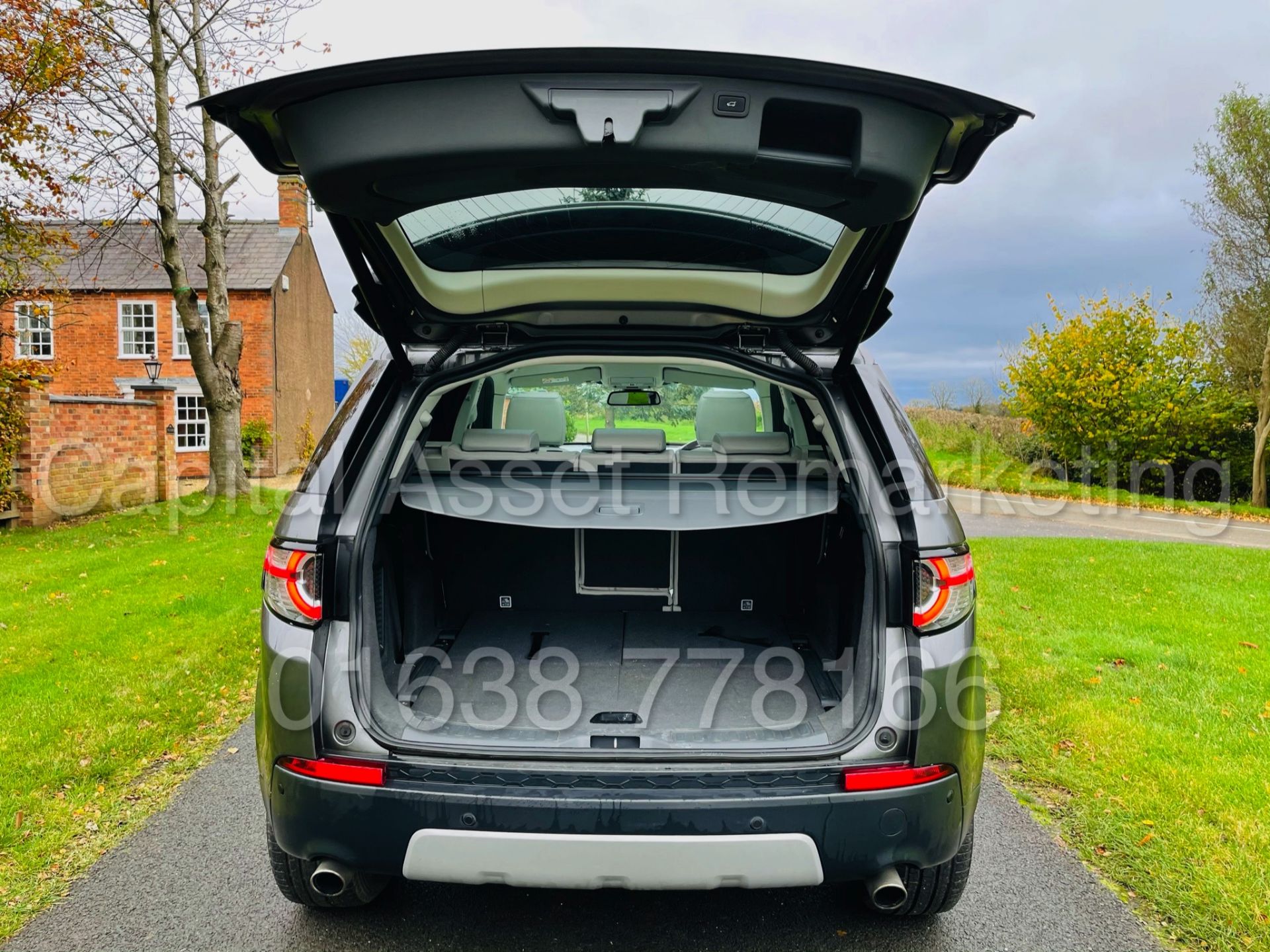 (ON SALE) LAND ROVER DISCOVERY *HSE EDITION* 7 SEATER (2017) '2.0 TD4 - AUTO - LEATHER - SAT NAV' - Image 31 of 64