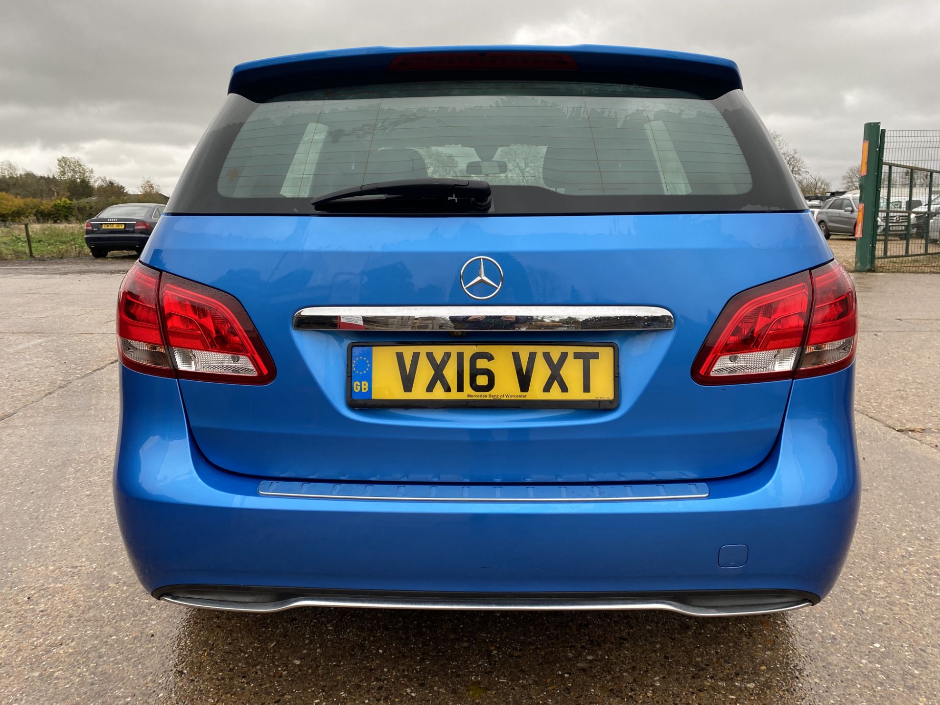 (ON SALE) MERCEDES B180d "SE" - 16 REG - 1 KEEPER - SAT NAV - GREAT SPEC - DIESEL EURO 6 - LEATHER - Image 7 of 25