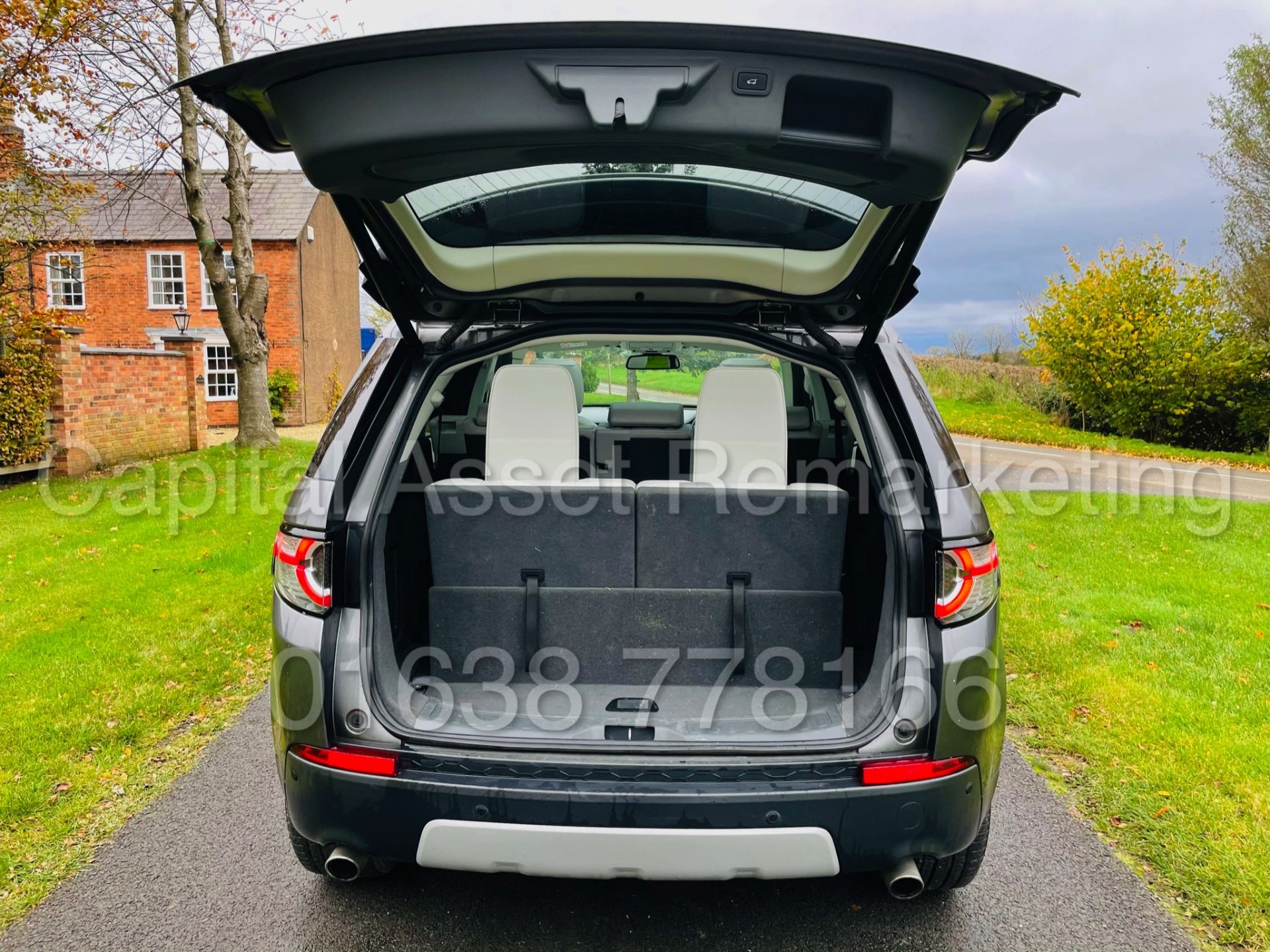 (ON SALE) LAND ROVER DISCOVERY *HSE EDITION* 7 SEATER (2017) '2.0 TD4 - AUTO - LEATHER - SAT NAV' - Image 33 of 64