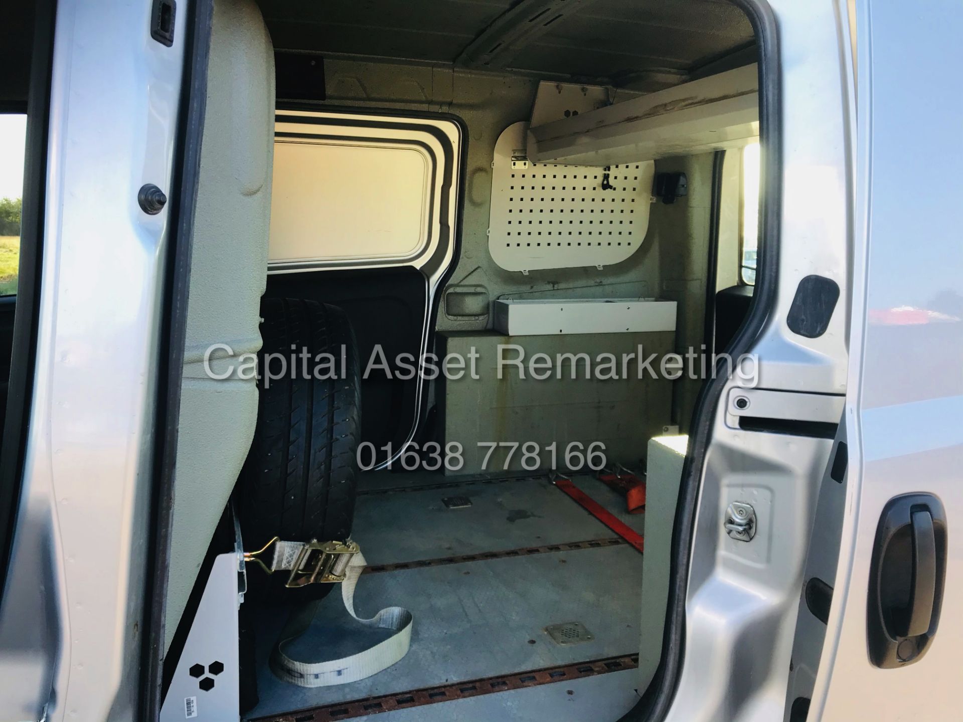 VAUXHALL COMBO CDTI L1H1 (2017 MODEL) AC / ELEC PACK / TWIN SIDE DOORS *EURO 6* 1 OWNER - Image 25 of 27
