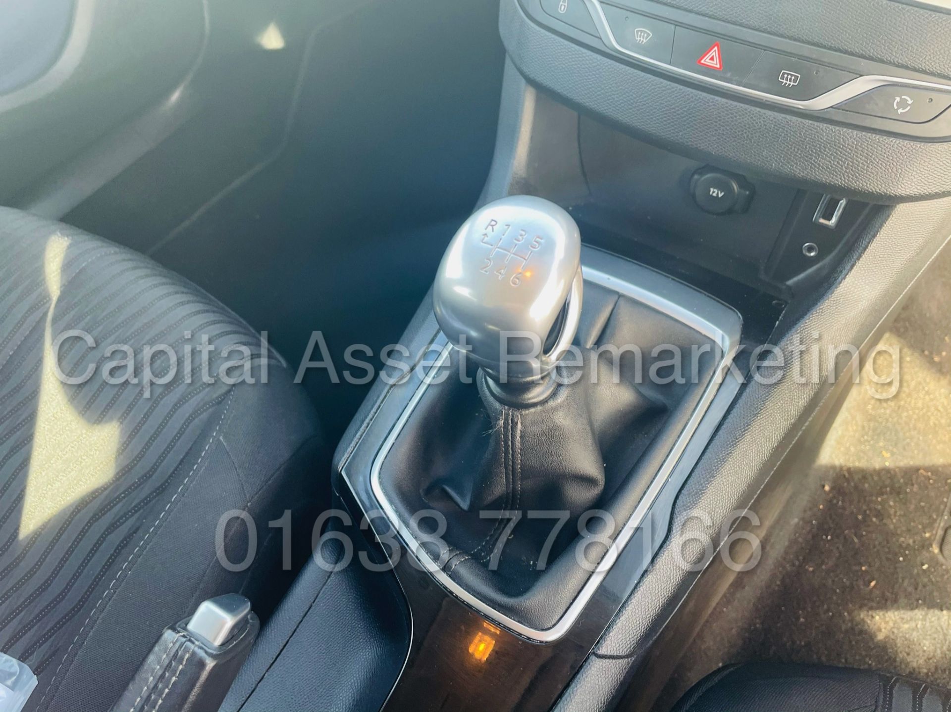 PEUGEOT 308 *ACTIVE EDITION* 5 DOOR ESTATE (2017 - EURO 6) '1.6 BLUE HDI - 120 BHP - 6 SPEED' *A/C* - Image 36 of 40