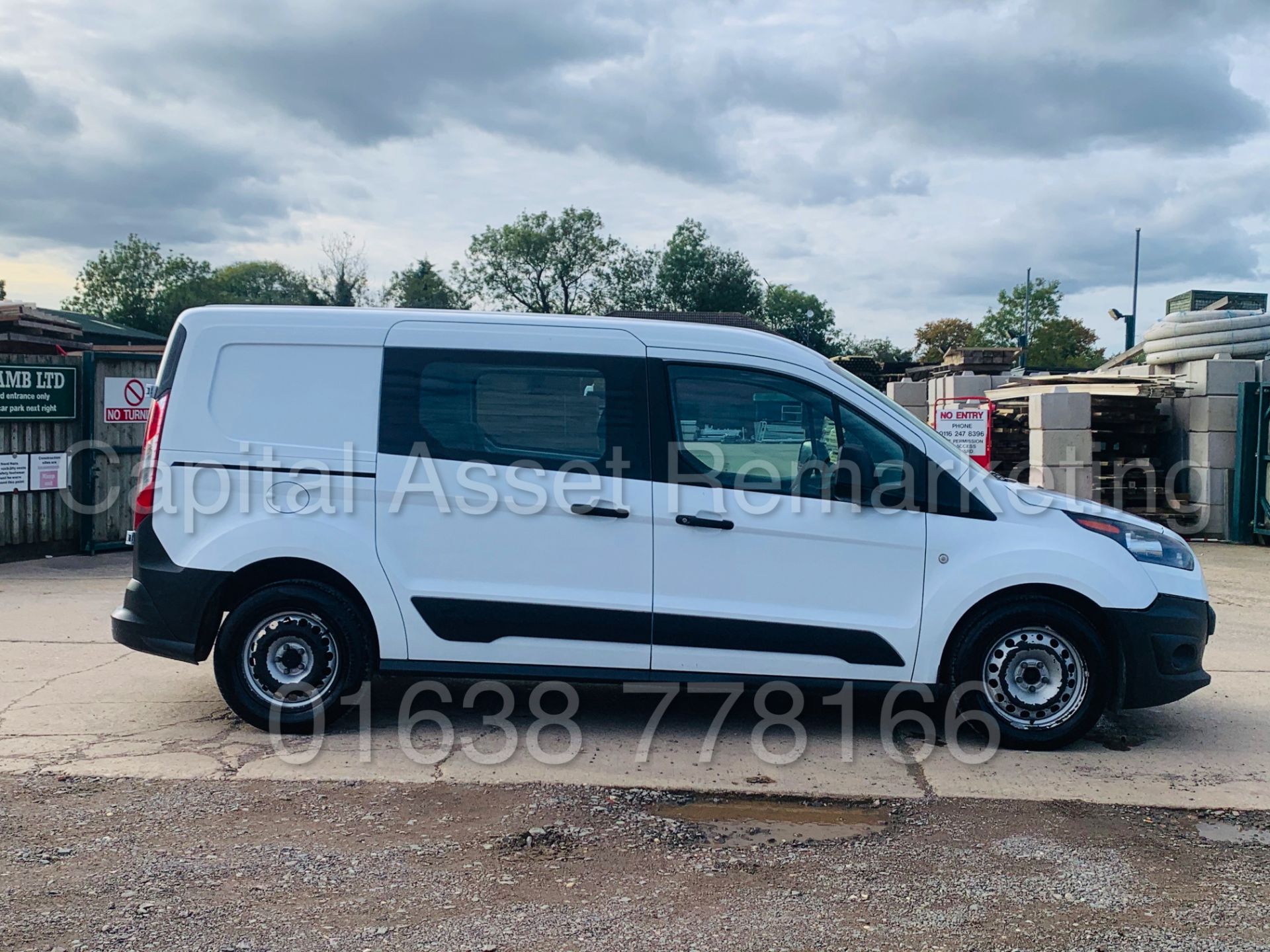 FORD TRANSIT CONNECT *LWB - 5 SEATER CREW VAN* (2018 - EURO 6) 1.5 TDCI *AIR CON* (1 OWNER) - Image 10 of 40