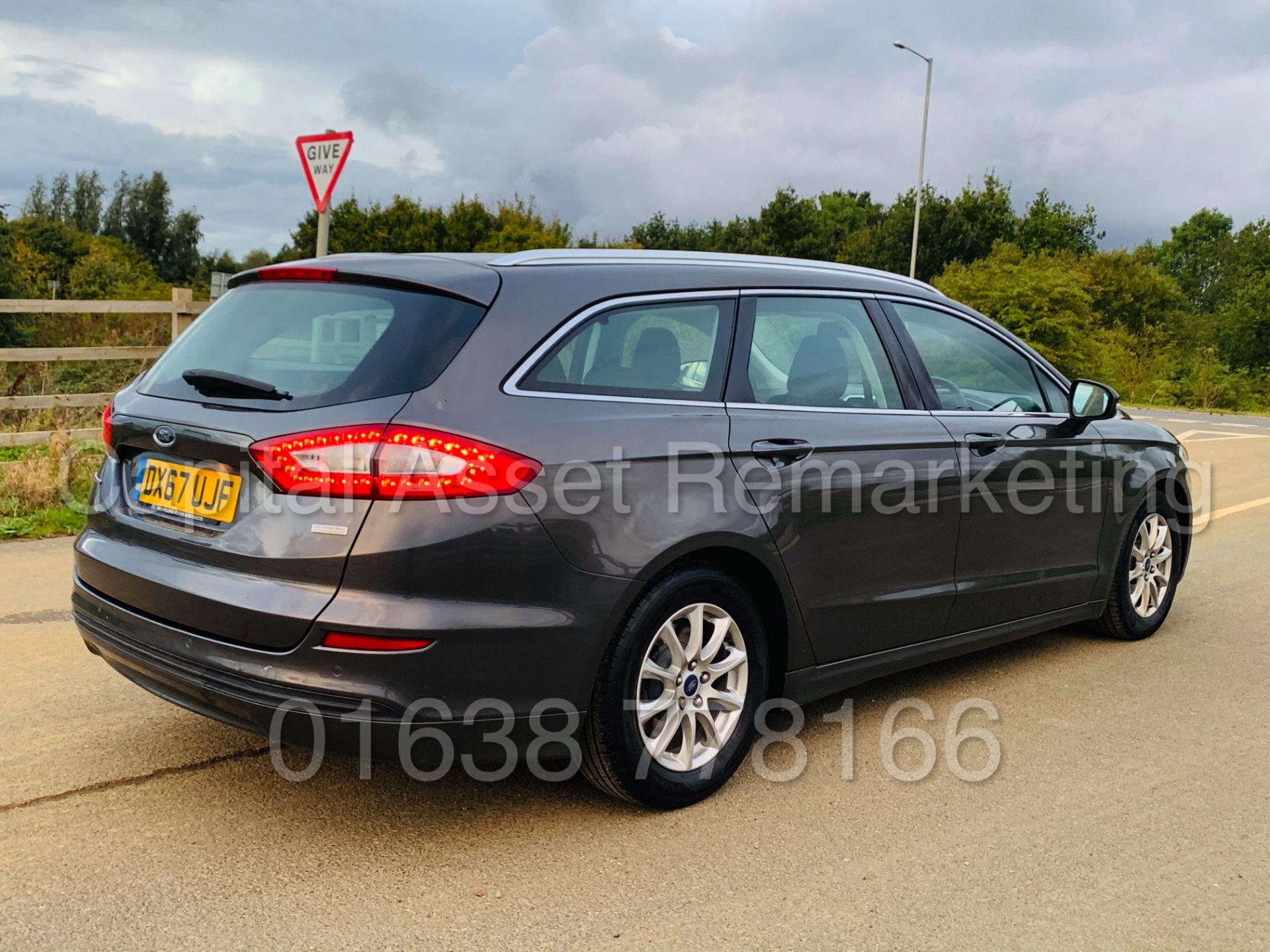 FORD MONDEO *ZETEC EDITION* 5 DOOR ESTATE (2018 - EURO 6) '1.5 TDCI - 120 BHP - 6 SPEED' *SAT NAV* - Image 13 of 51