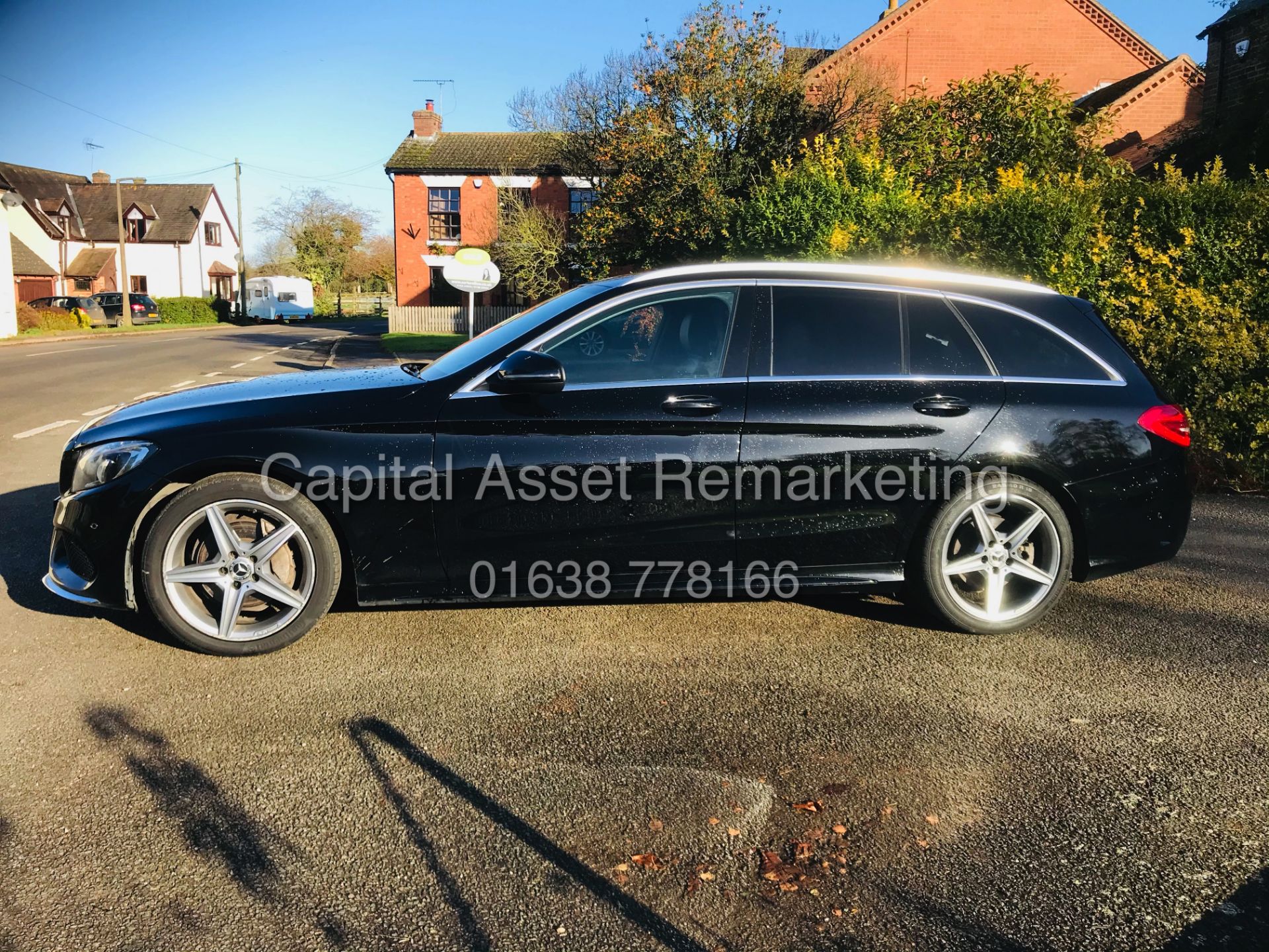 MERCEDES C220d "AMG LINE" ESTATE LEATHER - SAT NAV - REAR CAMERA *GREAT SPEC* - Image 11 of 28