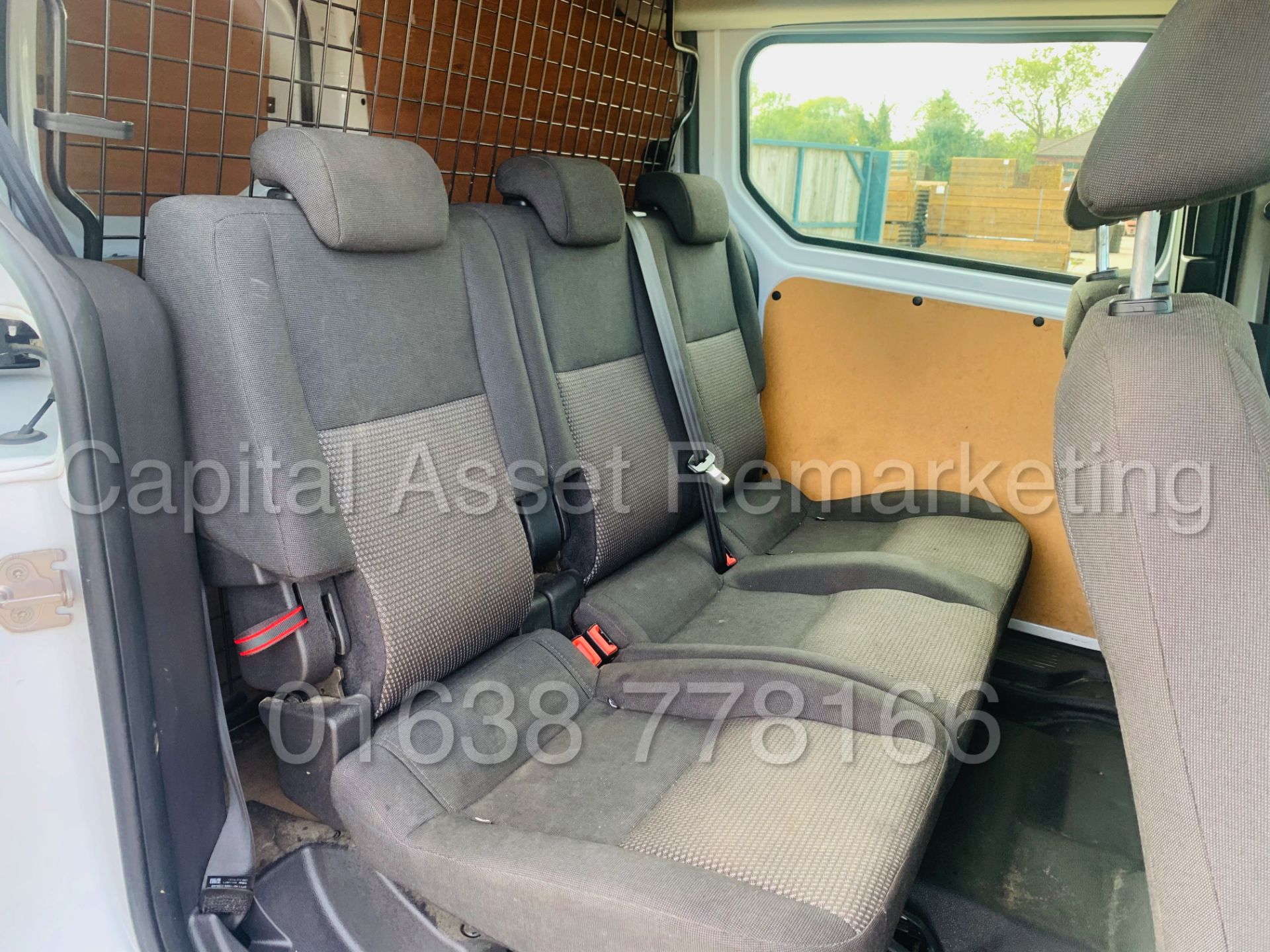 FORD TRANSIT CONNECT *LWB - 5 SEATER CREW VAN* (2018 - EURO 6) 1.5 TDCI *AIR CON* (1 OWNER) - Image 25 of 40