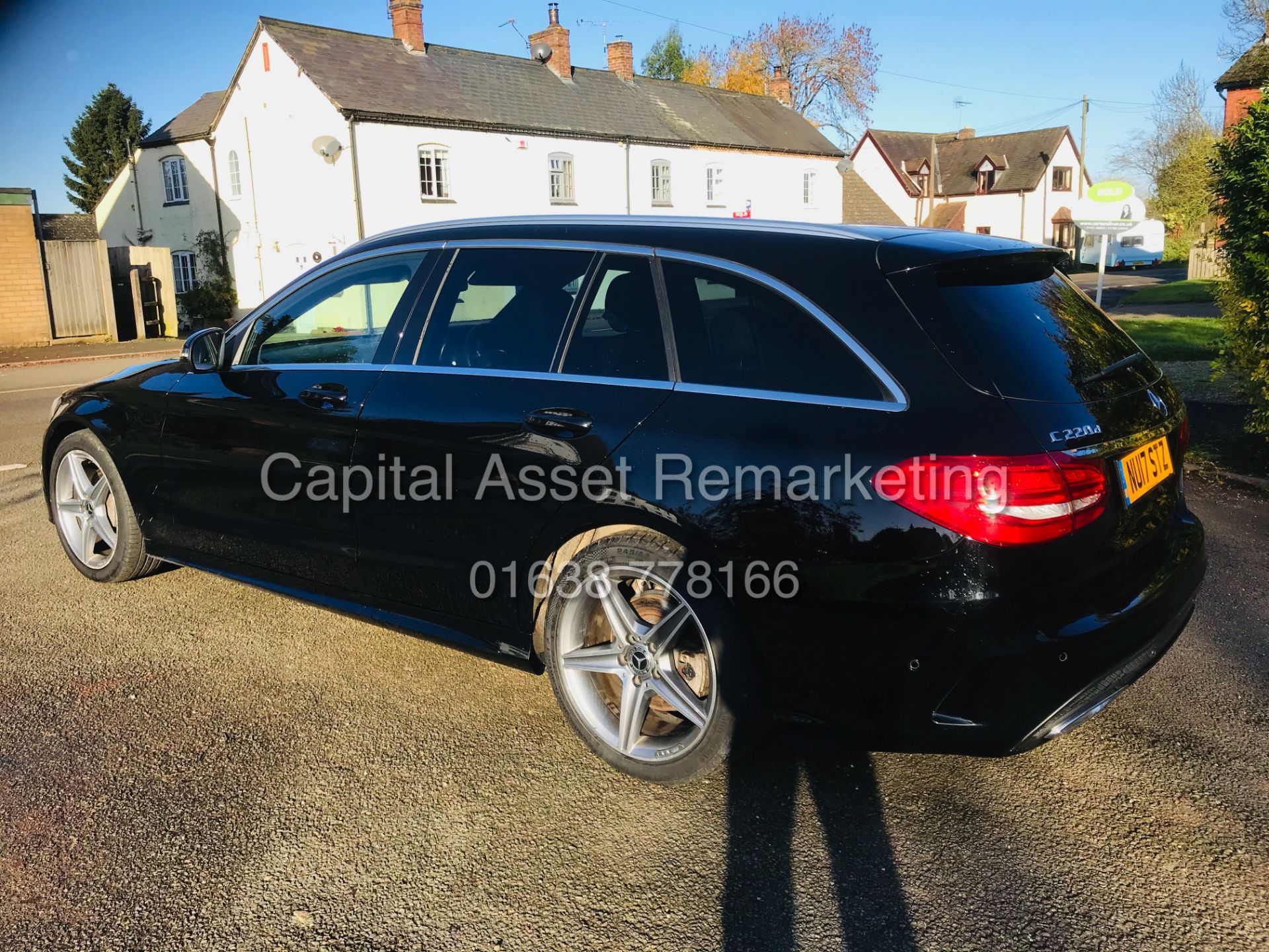 MERCEDES C220d "AMG LINE" ESTATE LEATHER - SAT NAV - REAR CAMERA *GREAT SPEC* - Image 10 of 28