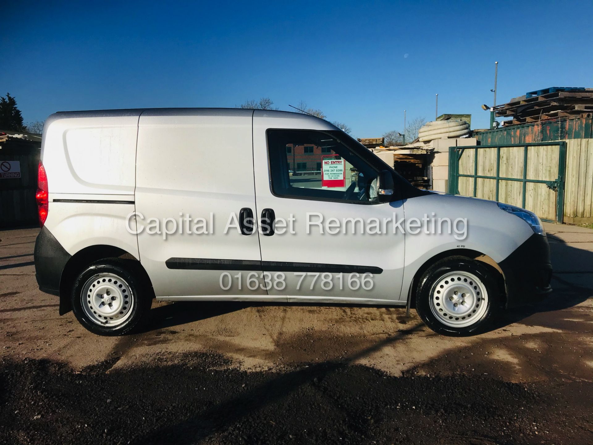 VAUXHALL COMBO CDTI L1H1 (2017 MODEL) AC / ELEC PACK / TWIN SIDE DOORS *EURO 6* 1 OWNER - Image 12 of 27