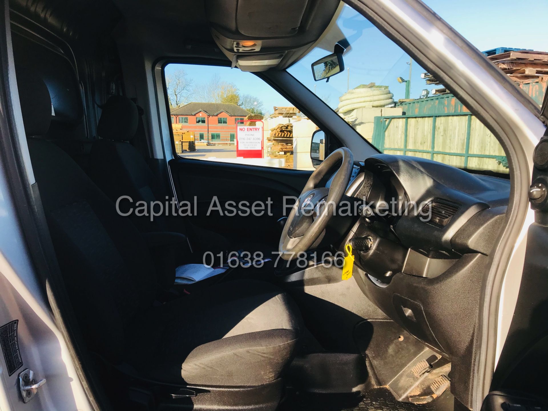 VAUXHALL COMBO CDTI L1H1 (2017 MODEL) AC / ELEC PACK / TWIN SIDE DOORS *EURO 6* 1 OWNER - Image 13 of 27