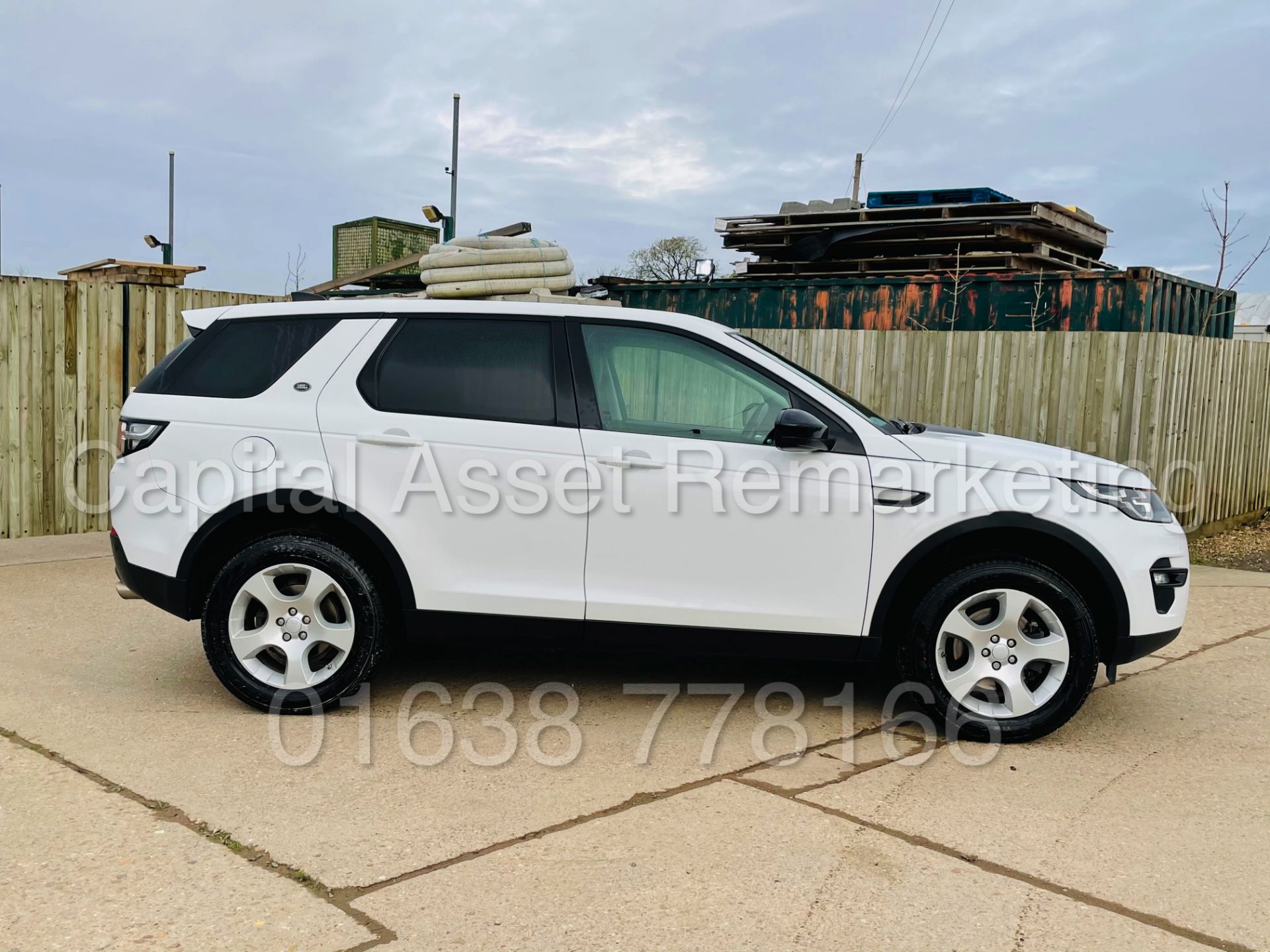 On Sale LAND ROVER DISCOVERY SPORT *SPECIAL EDITION* SUV (2018) '2.0 TD4 - STOP/START' - Image 10 of 48