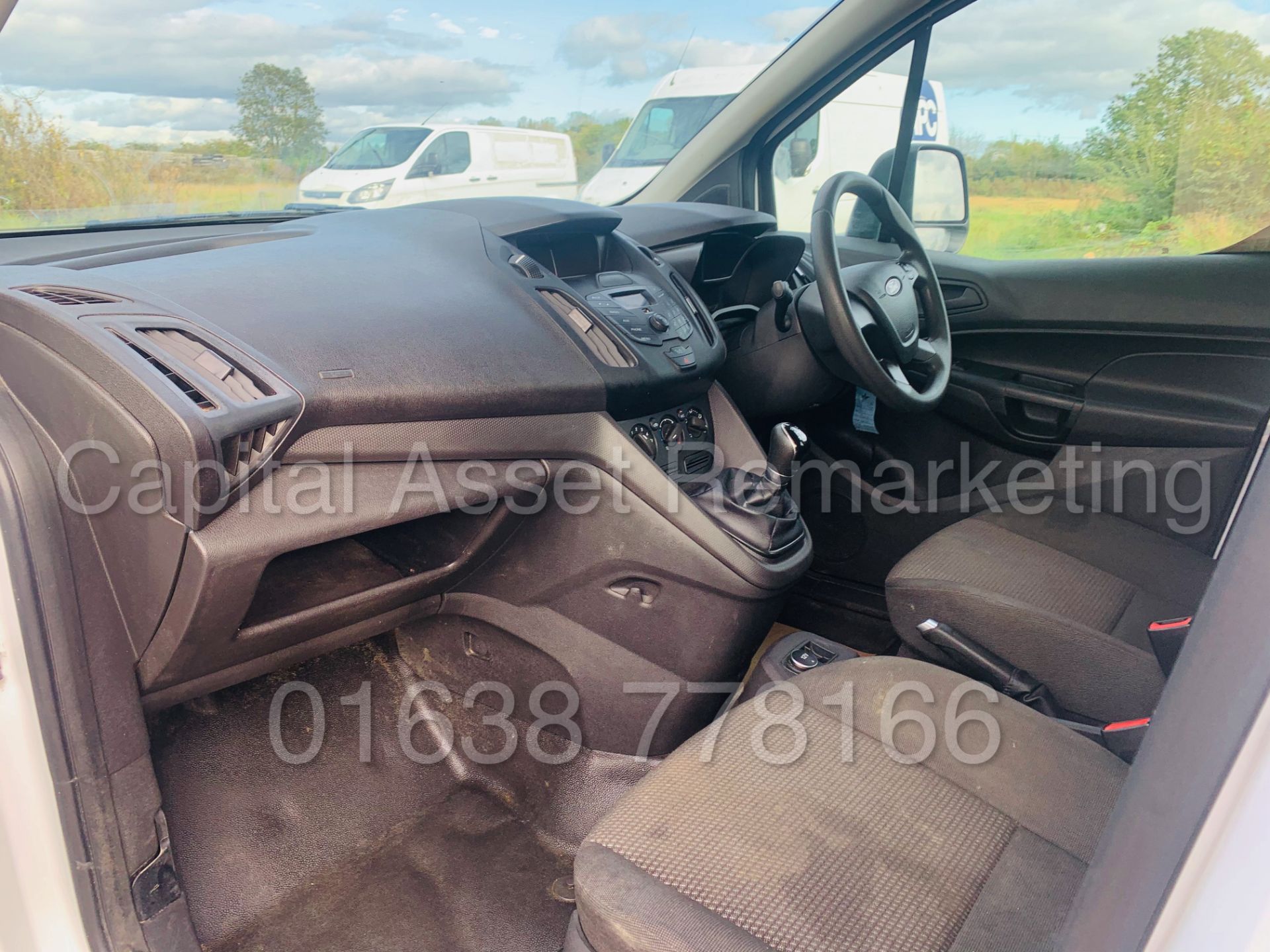 FORD TRANSIT CONNECT *LWB - 5 SEATER CREW VAN* (2018 - EURO 6) 1.5 TDCI *AIR CON* (1 OWNER) - Image 18 of 40