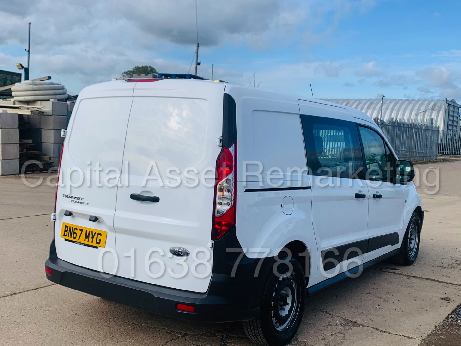 FORD TRANSIT CONNECT *LWB - 5 SEATER CREW VAN* (2018 - EURO 6) 1.5 TDCI *AIR CON* (1 OWNER) - Image 8 of 40
