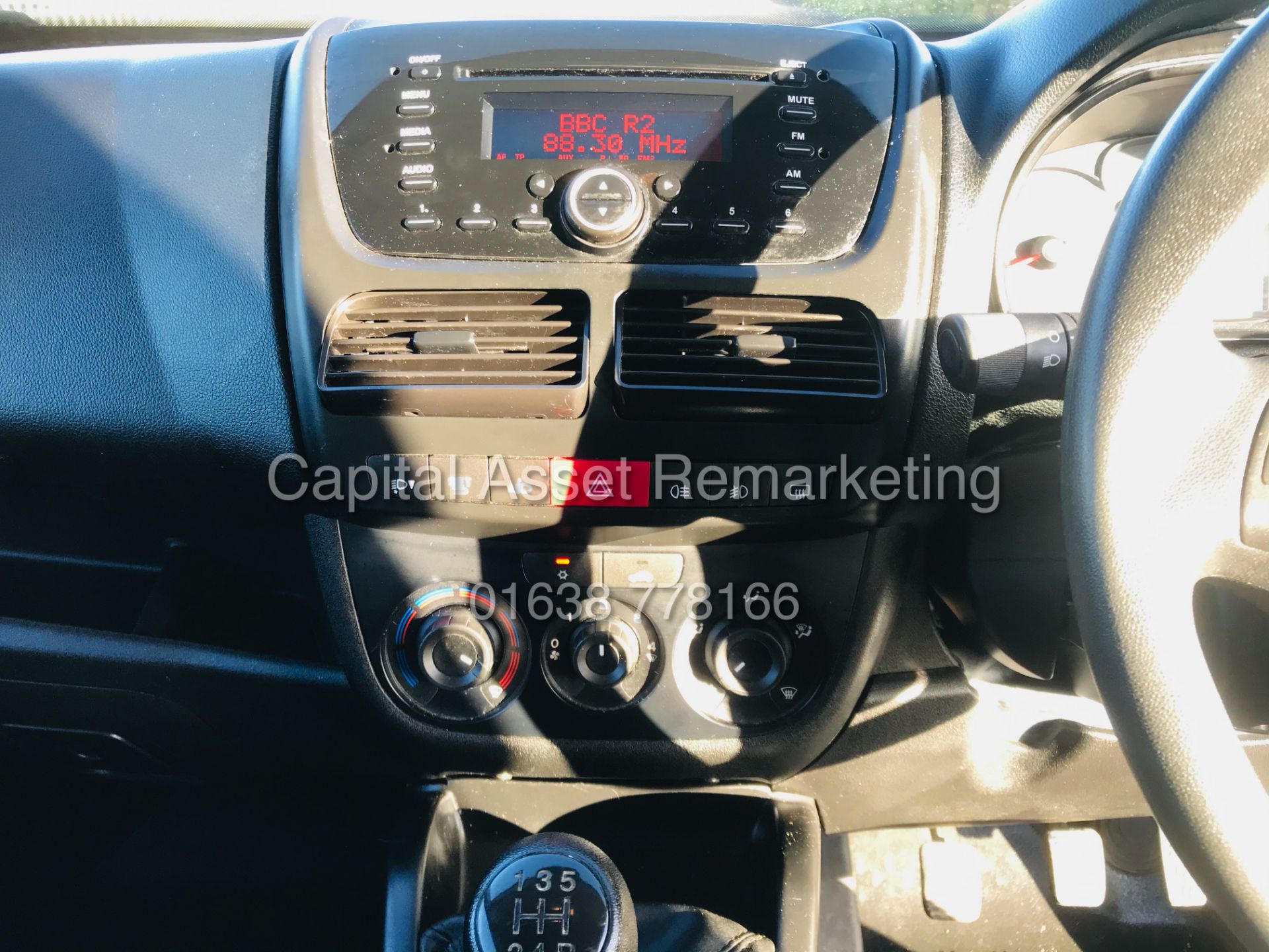 VAUXHALL COMBO CDTI L1H1 (2017 MODEL) AC / ELEC PACK / TWIN SIDE DOORS *EURO 6* 1 OWNER - Image 16 of 27