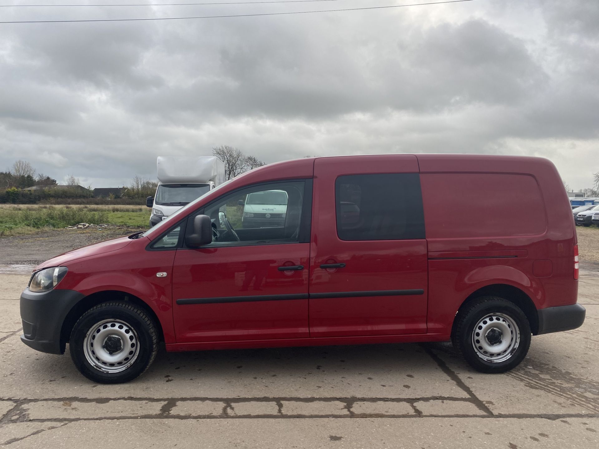 VOLKSWAGEN CADDY MAXI 1.6TDI (102) DUALINER/KOMBI/CREW VAN 5 SEATER - 2014 MODEL - 1 KEEPER - - Image 6 of 21