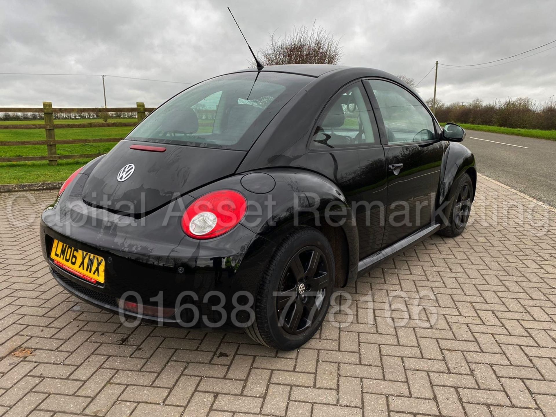 (On Sale) VOLKSWAGEN BEETLE *LUNA EDITION* HATCHBACK (2006) '1.4 PETROL - 50 MPG+' (NO VAT) - Image 7 of 15