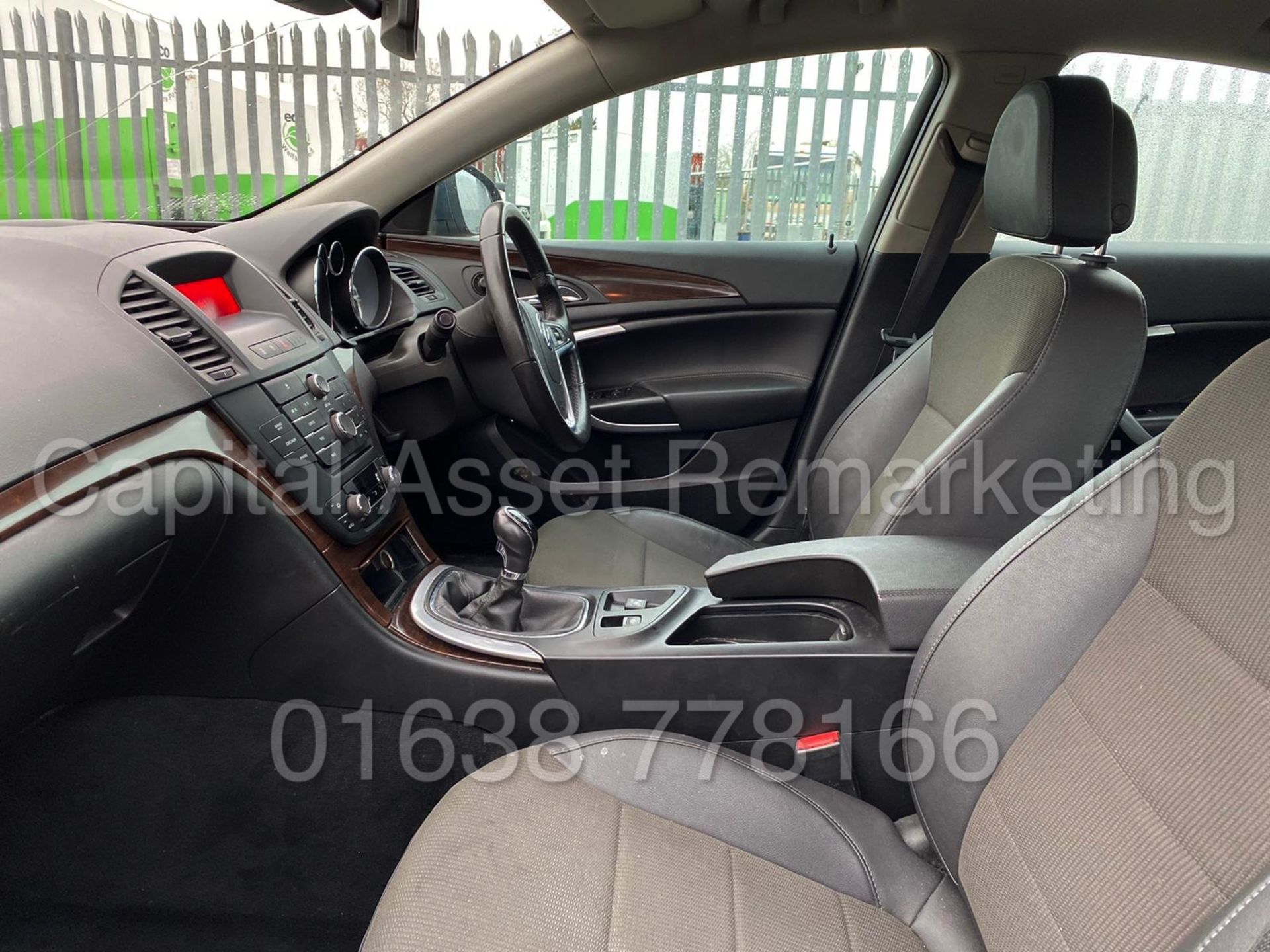 ON SALE VAUXHALL INSIGNIA *SE EDITION* (2009) '1.8 PETROL -6 SPEED' *A/C* LOW MILES ! (NO VAT) - Image 12 of 15