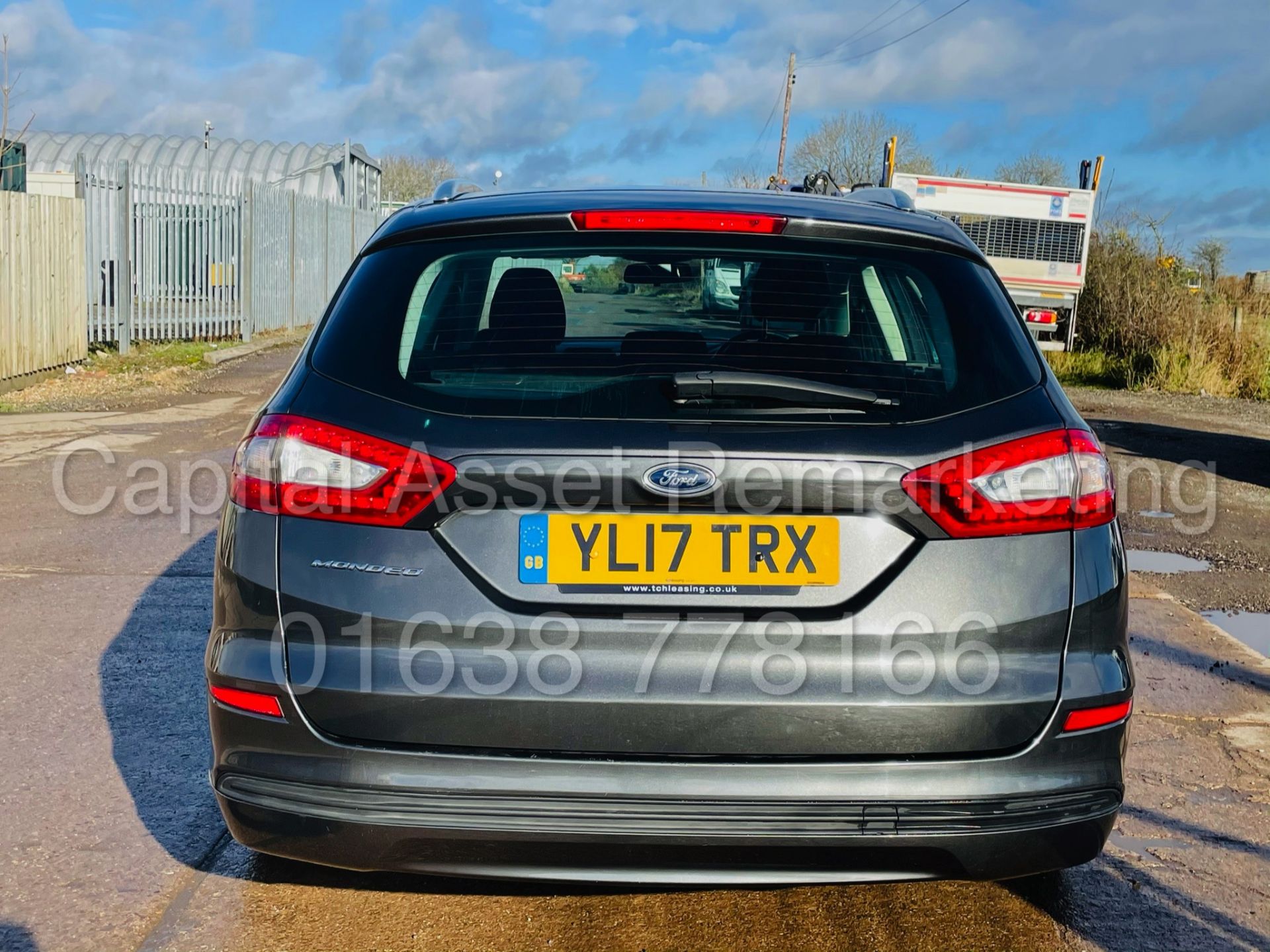 FORD MONDEO *ZETEC EDITION* 5 DOOR ESTATE (2017 - EURO 6) '2.0 TDCI - 150 BHP - 6 SPEED' *SAT NAV* - Image 11 of 48