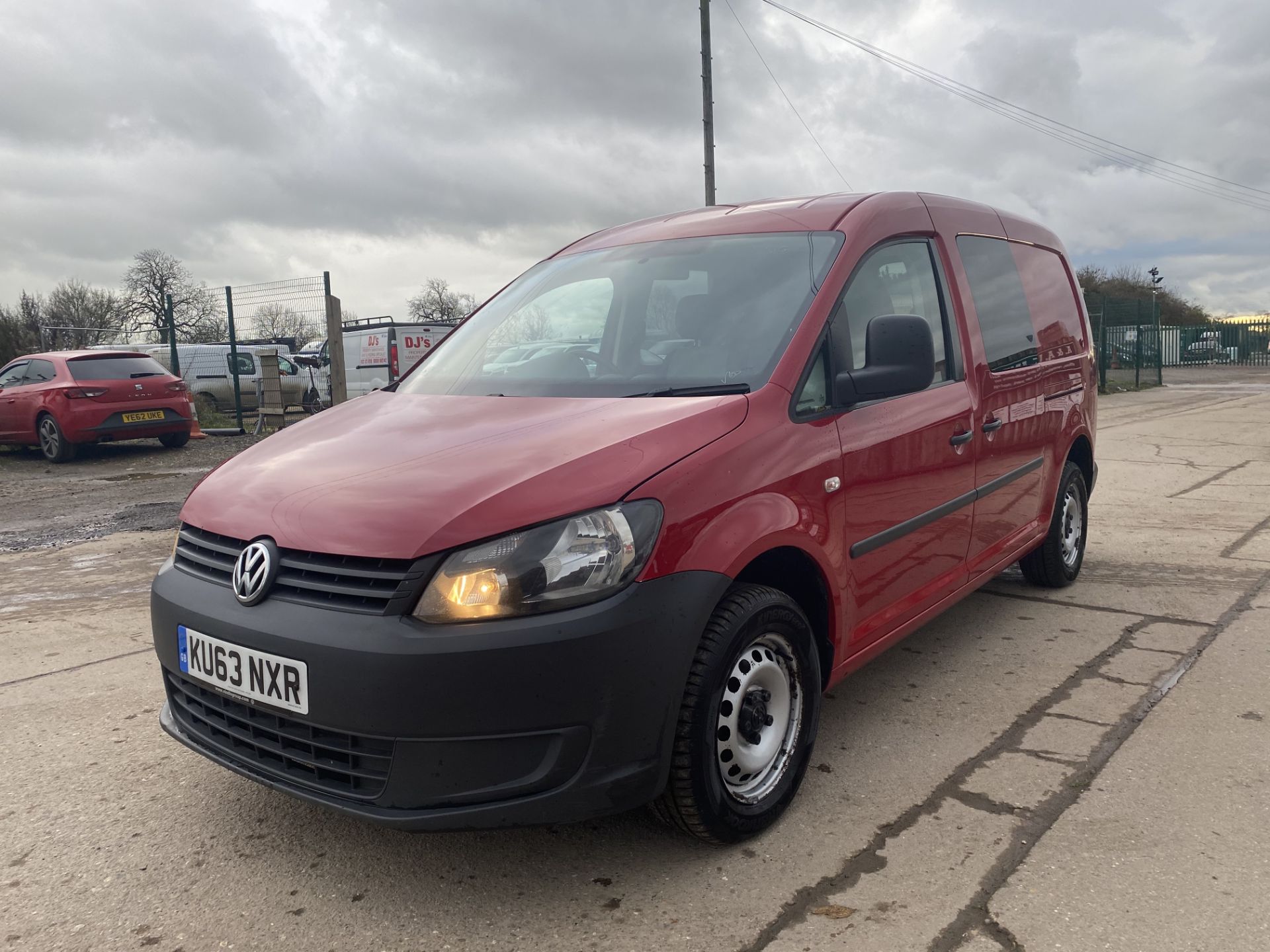 VOLKSWAGEN CADDY MAXI 1.6TDI (102) DUALINER/KOMBI/CREW VAN 5 SEATER - 2014 MODEL - 1 KEEPER - - Image 4 of 21