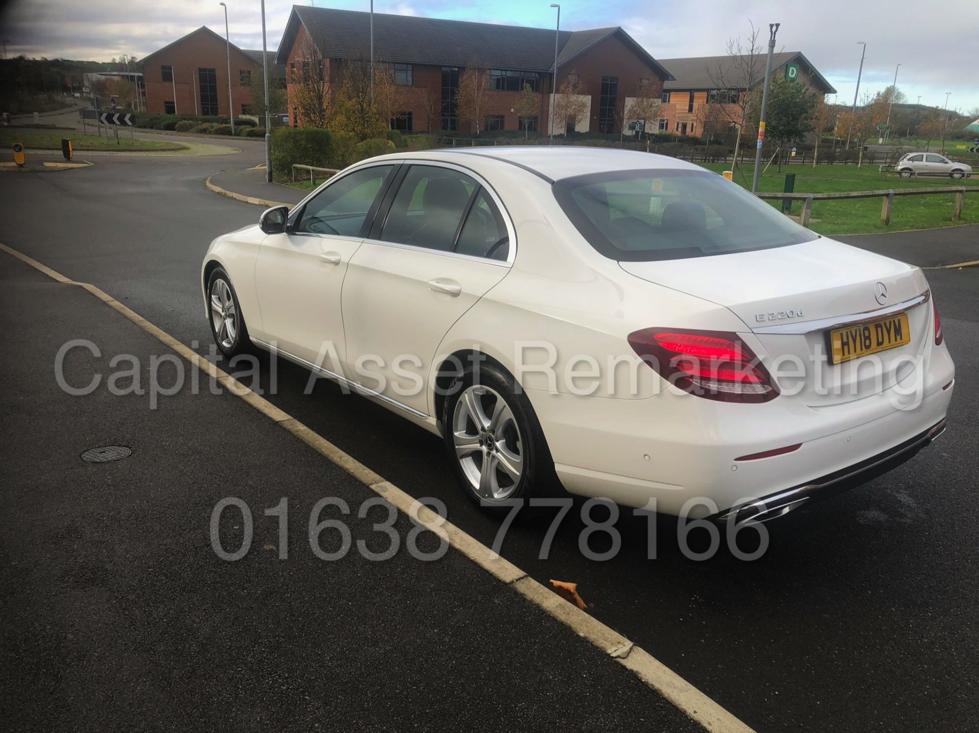 MERCEDES-BENZ E220D *SALOON* (2018 - NEW MODEL) '9-G TRONIC AUTO - LEATHER - SAT NAV' *HUGE SPEC* - Image 5 of 20