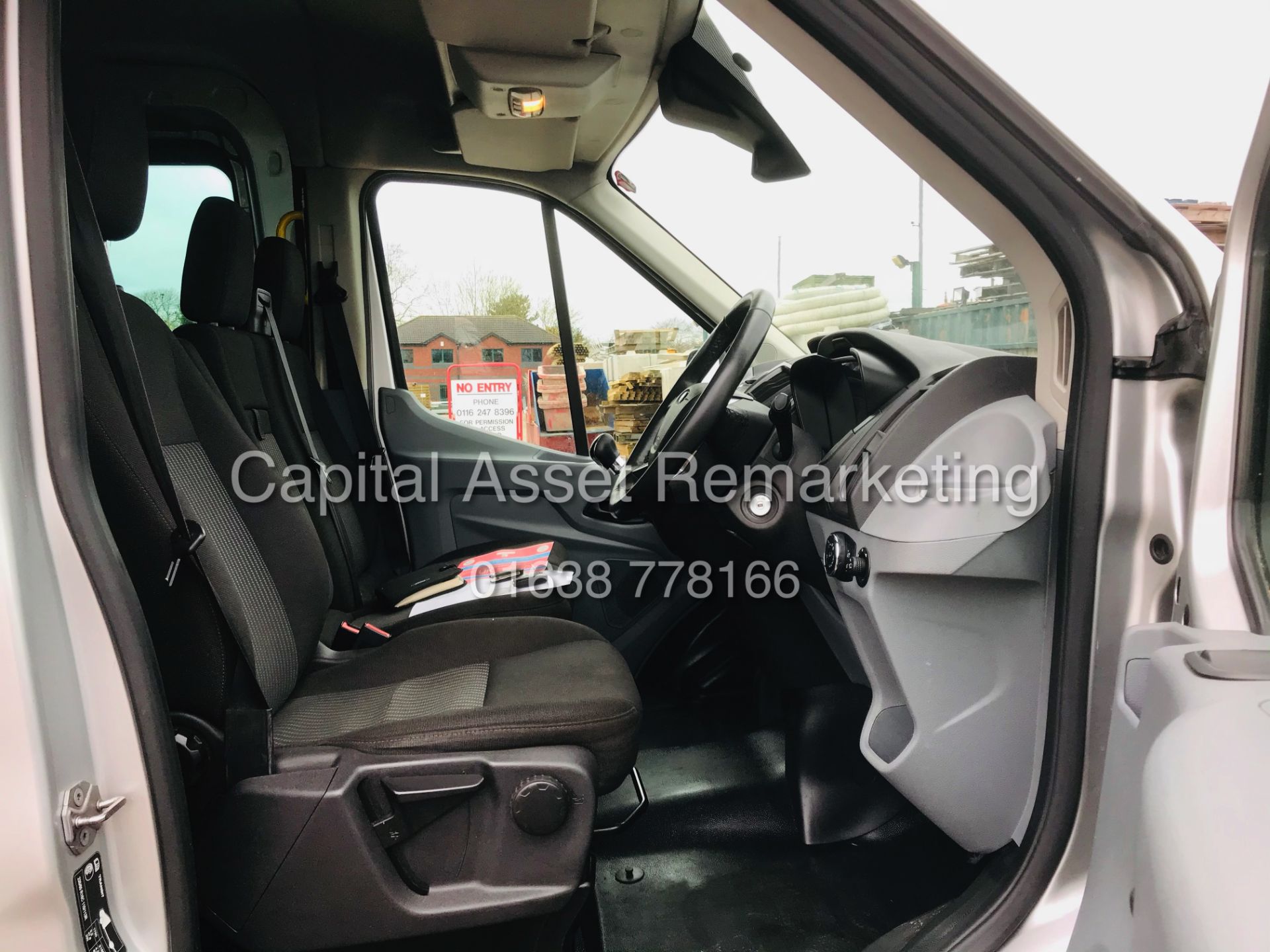 ON SALE FORD TRANSIT 2.2TDCI"TREND"L2H2 -1 OWNER FSH (2017 MODEL) AIR CON*EURO 6* 7 SEATER KOMBI VAN - Image 13 of 20