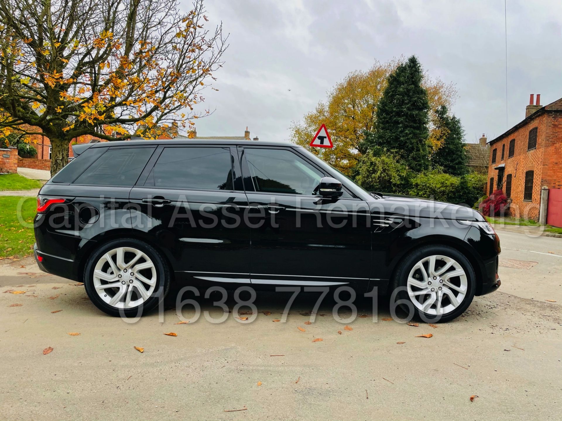 RANGE ROVER SPORT *HSE EDITION* SUV (2019 MODEL) '3.0 SDV6 - 306 BHP - 8 SPEED AUTO' *FULLY LOADED* - Image 14 of 56