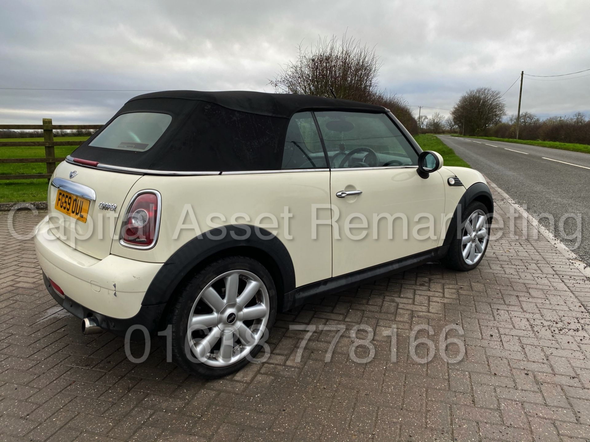 ON SALE MINI COOPER *CONVERTIBLE* (2010 MODEL) '1.6 PETROL - 118 BHP - 6 SPEED' *A/C* (NO VAT) - Image 15 of 20