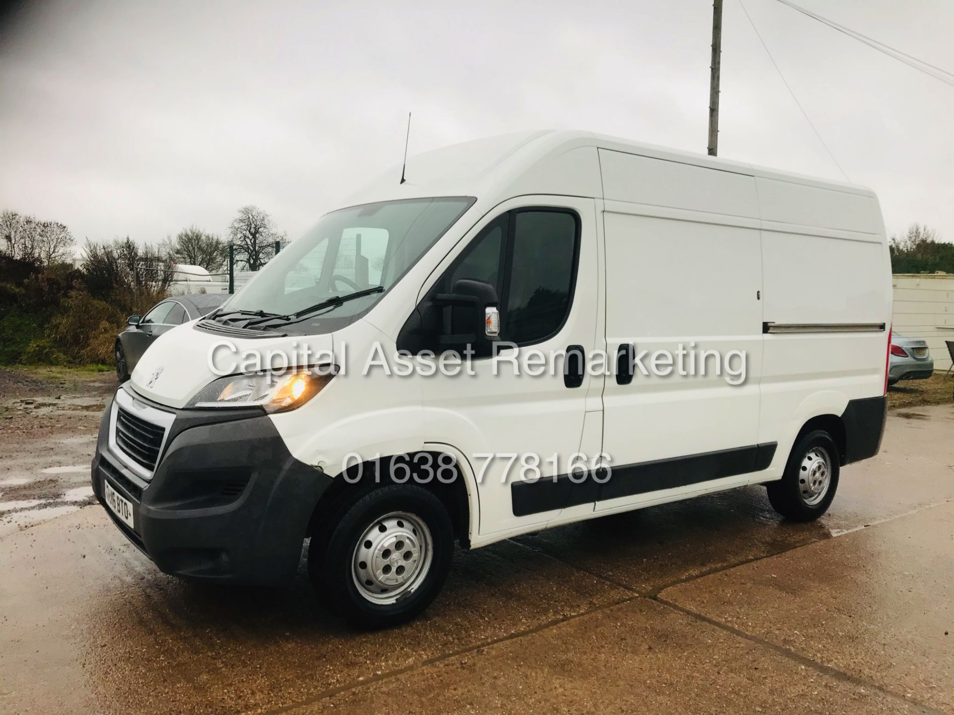 On Sale PEUGEOT BOXER 2.2HDI "PROFESSIONAL" (16 REG) 1 OWNER FSH *AIR CON* CRUISE -SAT NAV - Image 5 of 32