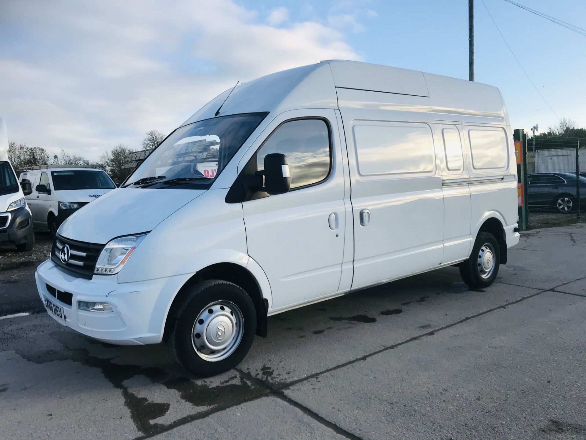 ON SALE LDV V80 LWB 2.5TD (135) L2H3 (NEW SHAPE) 2017 REG - EURO 6 - LOW MILES - 1 KEEPER - - Image 5 of 17