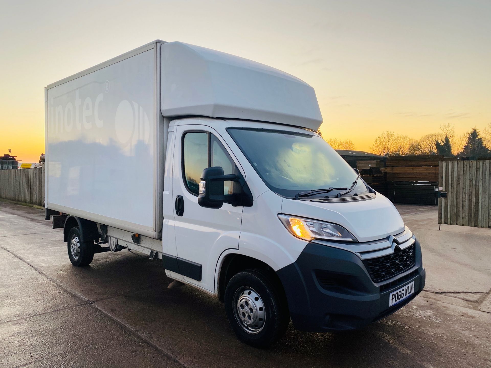 CITROEN RELAY 2.2HDI (130) EURO 6 LUTON BOX VAN WITH ELECTRIC TAIL LIFT - 2017 MODEL - LWB - AIR CON