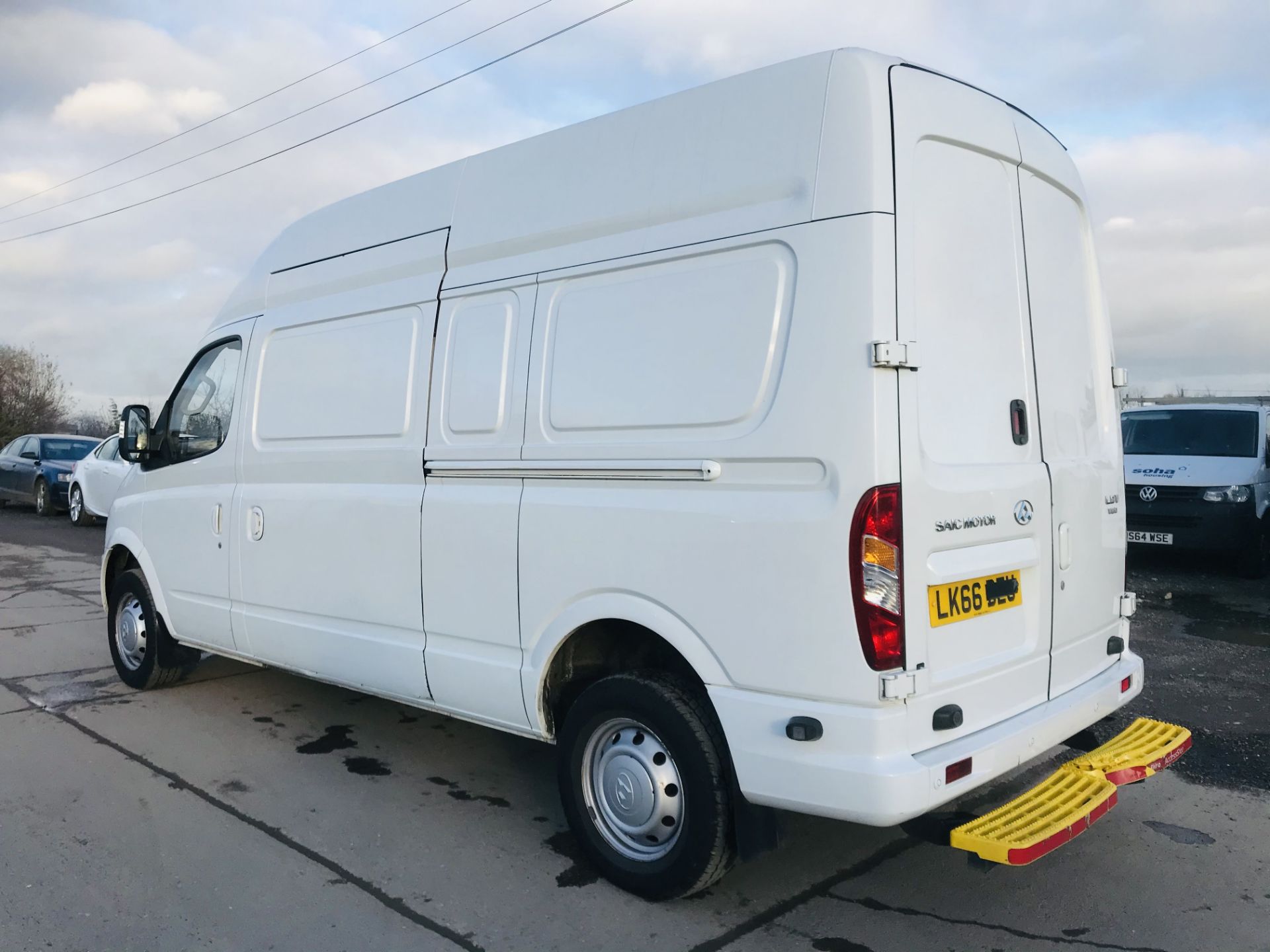 ON SALE LDV V80 LWB 2.5TD (135) L2H3 (NEW SHAPE) 2017 REG - EURO 6 - LOW MILES - 1 KEEPER - - Image 8 of 17