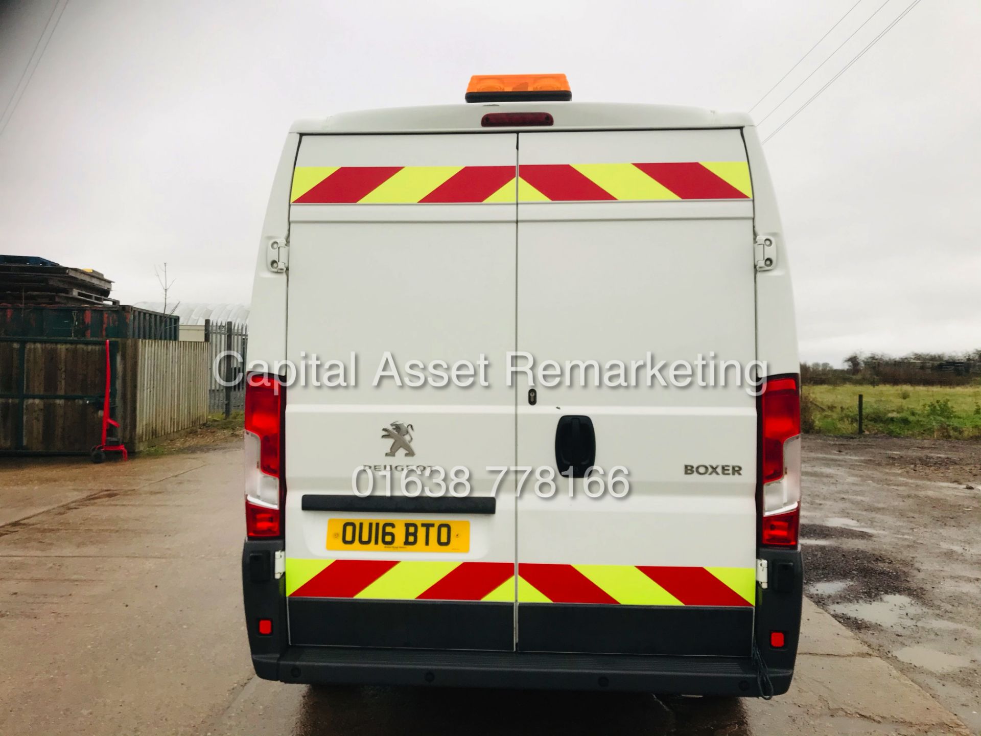 On Sale PEUGEOT BOXER 2.2HDI "PROFESSIONAL" (16 REG) 1 OWNER FSH *AIR CON* CRUISE -SAT NAV - Image 9 of 32