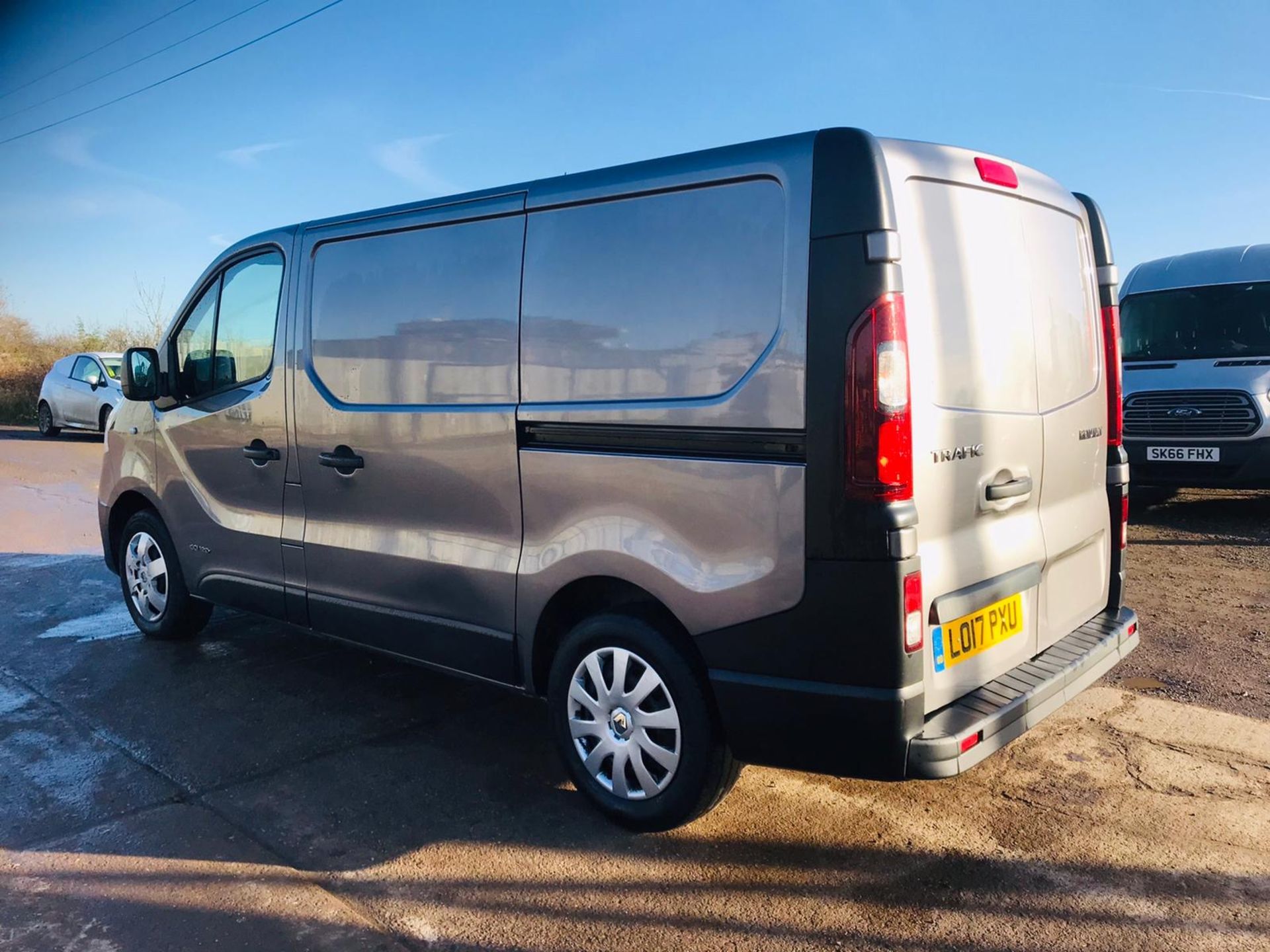 RENAULT TRAFIC SL27 1.6DCI "BUSINESS EDITION" 17 REG - EURO 6 - GREAT SPEC - SAT NAV - ELEC PACK - Image 4 of 17