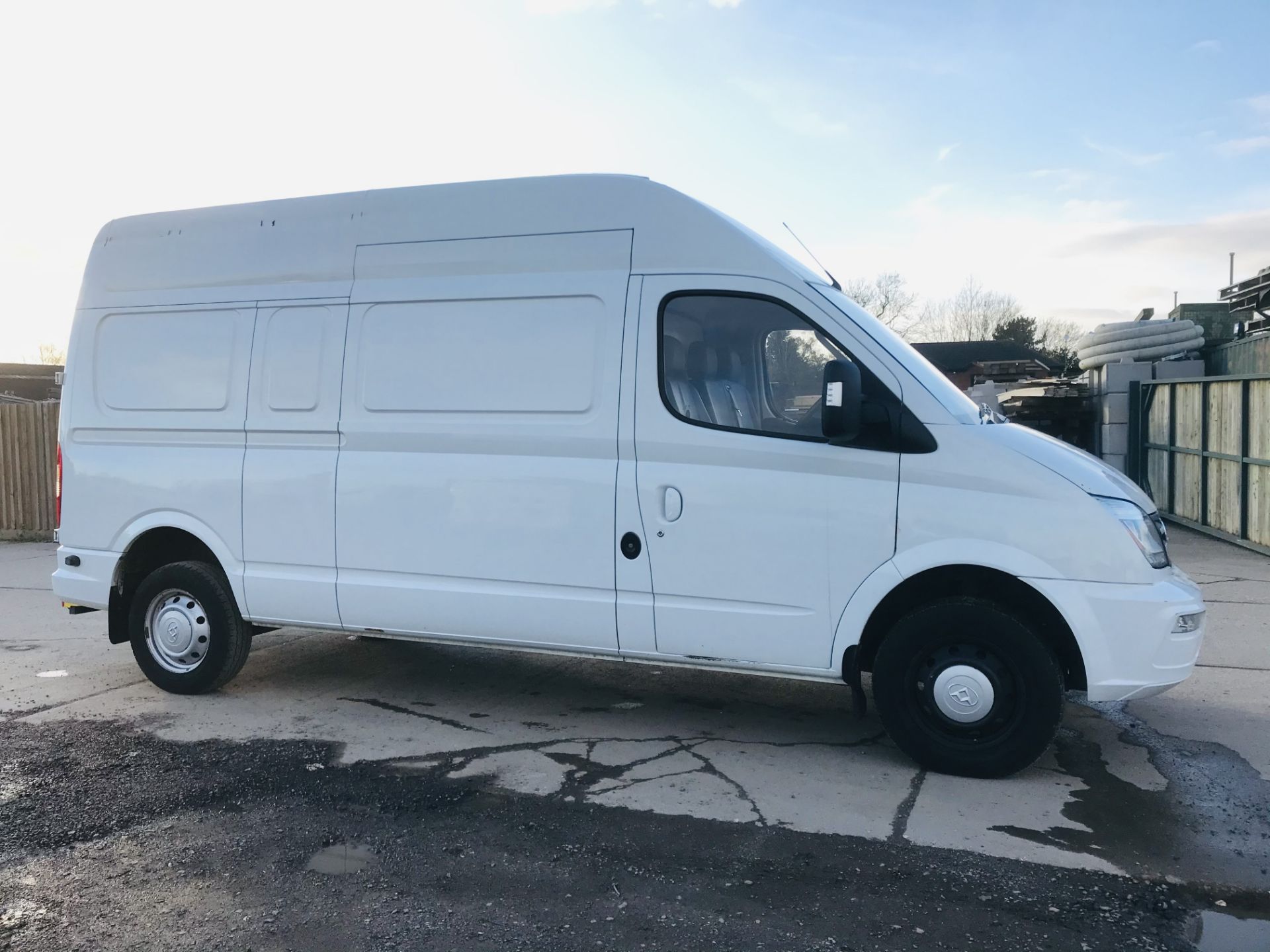 ON SALE LDV V80 LWB 2.5TD (135) L2H3 (NEW SHAPE) 2017 REG - EURO 6 - LOW MILES - 1 KEEPER -