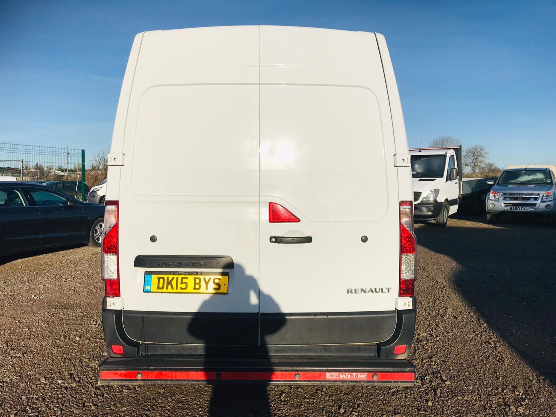 ON SALE RENAULT MASTER MM35 2.3DCI (125) MEDIUM WHEEL BASE FRIDGE/FREEZER VAN- 15 REG - LOW MILES - - Image 8 of 11