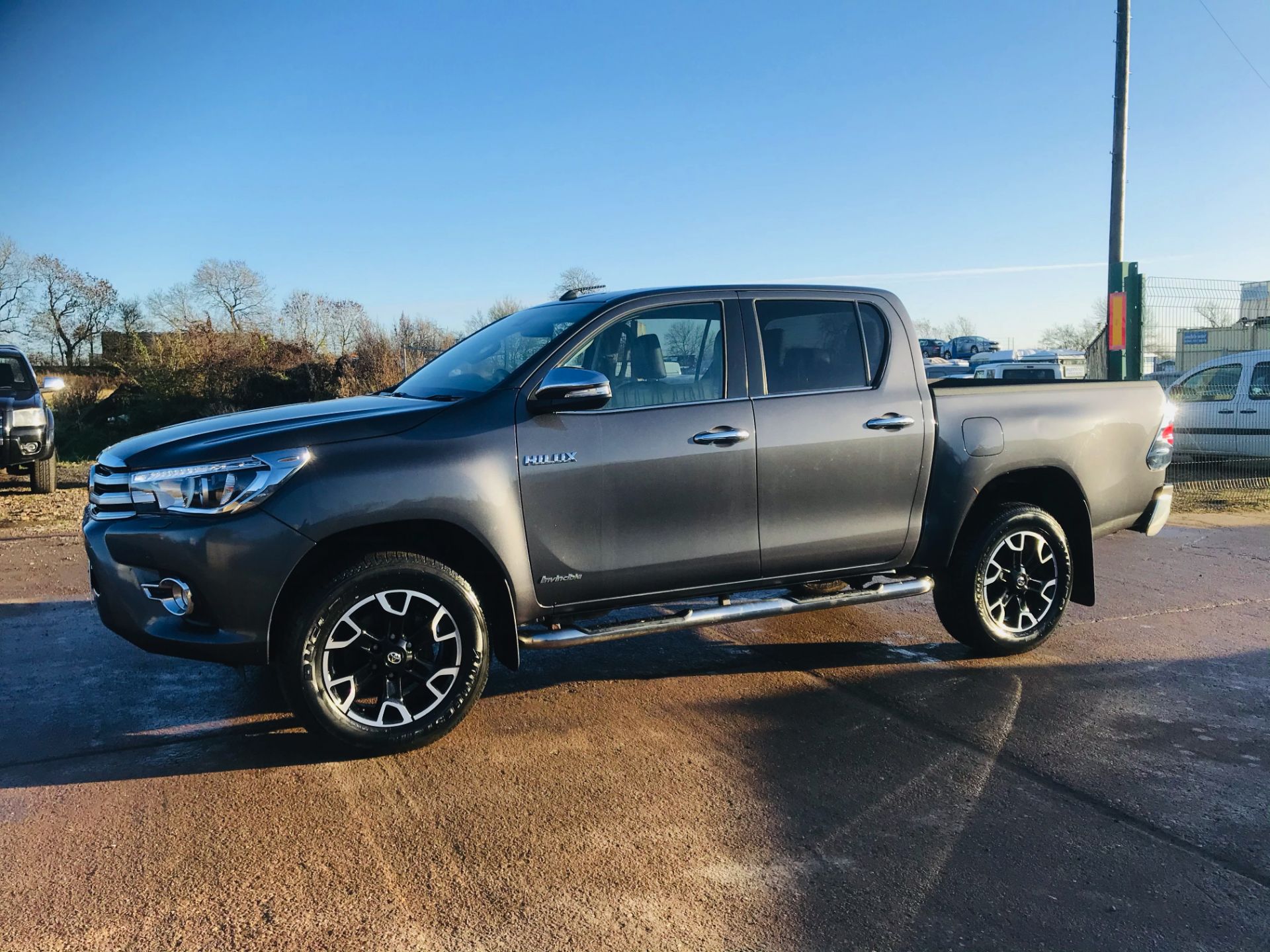 (ON SALE) TOYOTA HILUX "INVINCIBLE X" 2.4D-4D D/C 4X4 (2018 MODEL) HUGE SPEC -LEATHER - SAT NAV