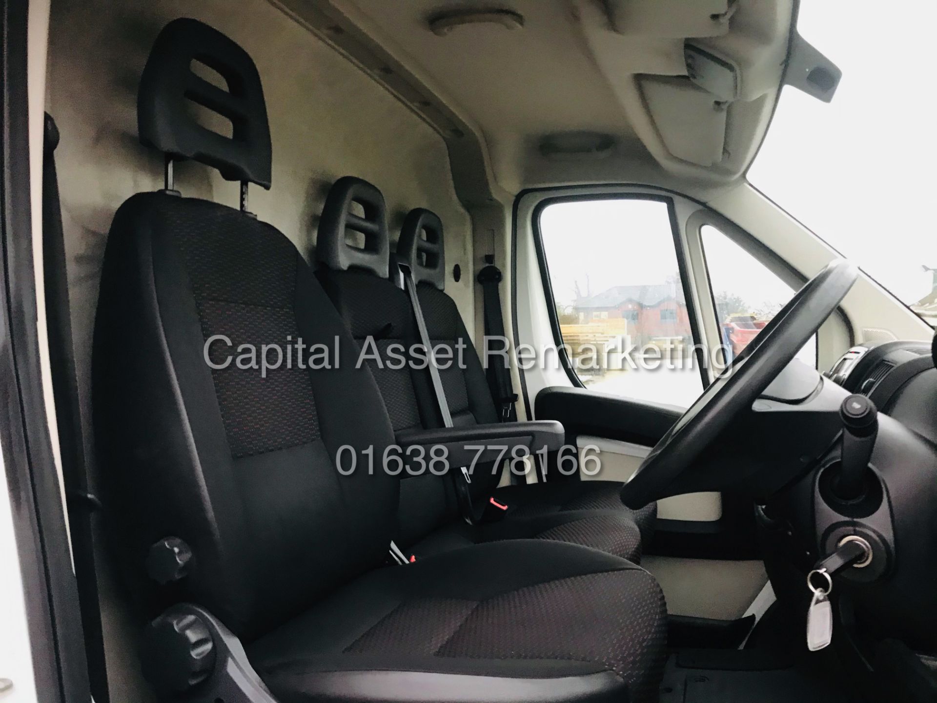 On Sale PEUGEOT BOXER 2.2HDI "PROFESSIONAL" (16 REG) 1 OWNER FSH *AIR CON* CRUISE -SAT NAV - Image 21 of 32