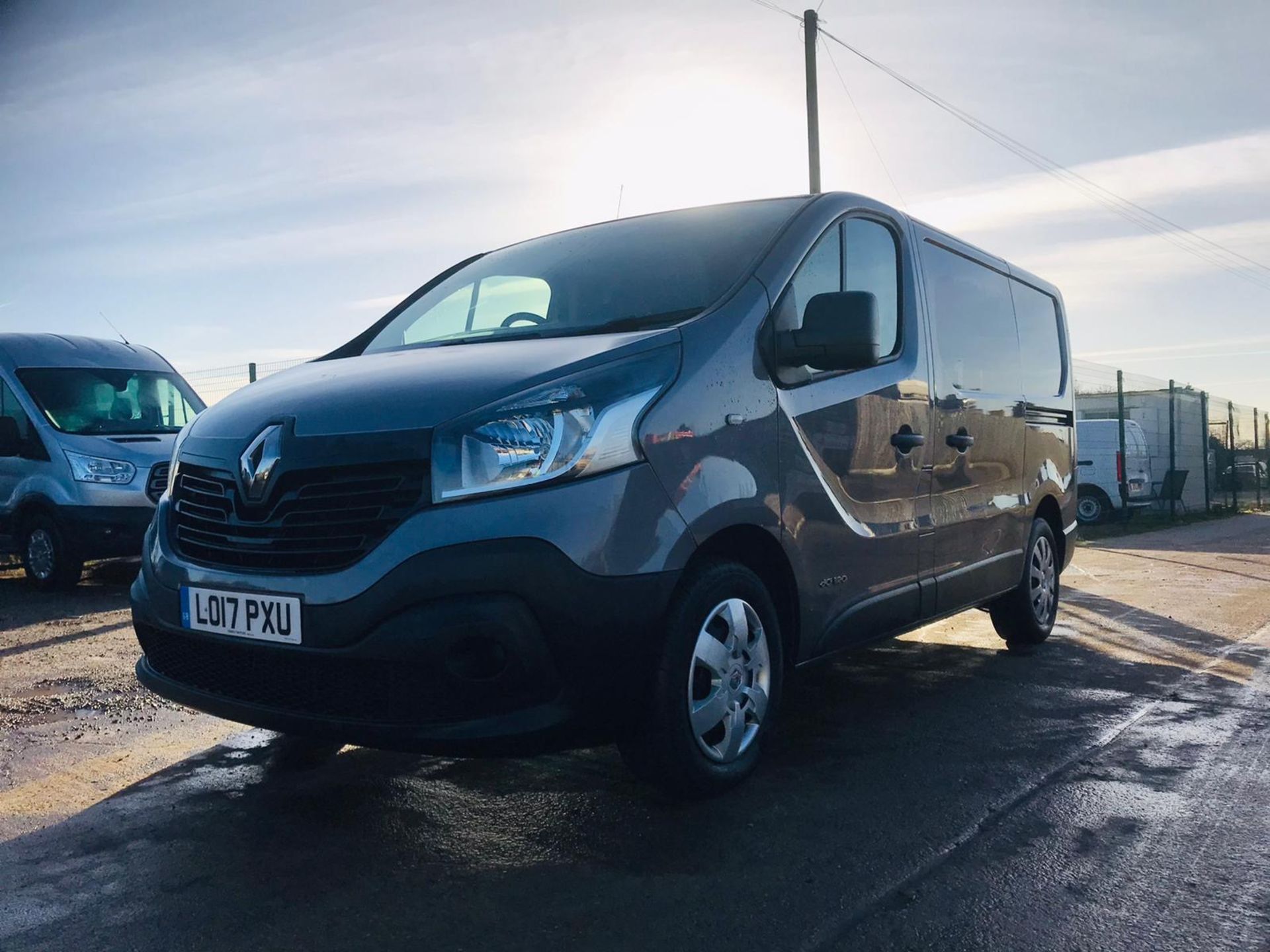 RENAULT TRAFIC SL27 1.6DCI "BUSINESS EDITION" 17 REG - EURO 6 - GREAT SPEC - SAT NAV - ELEC PACK - Image 5 of 17