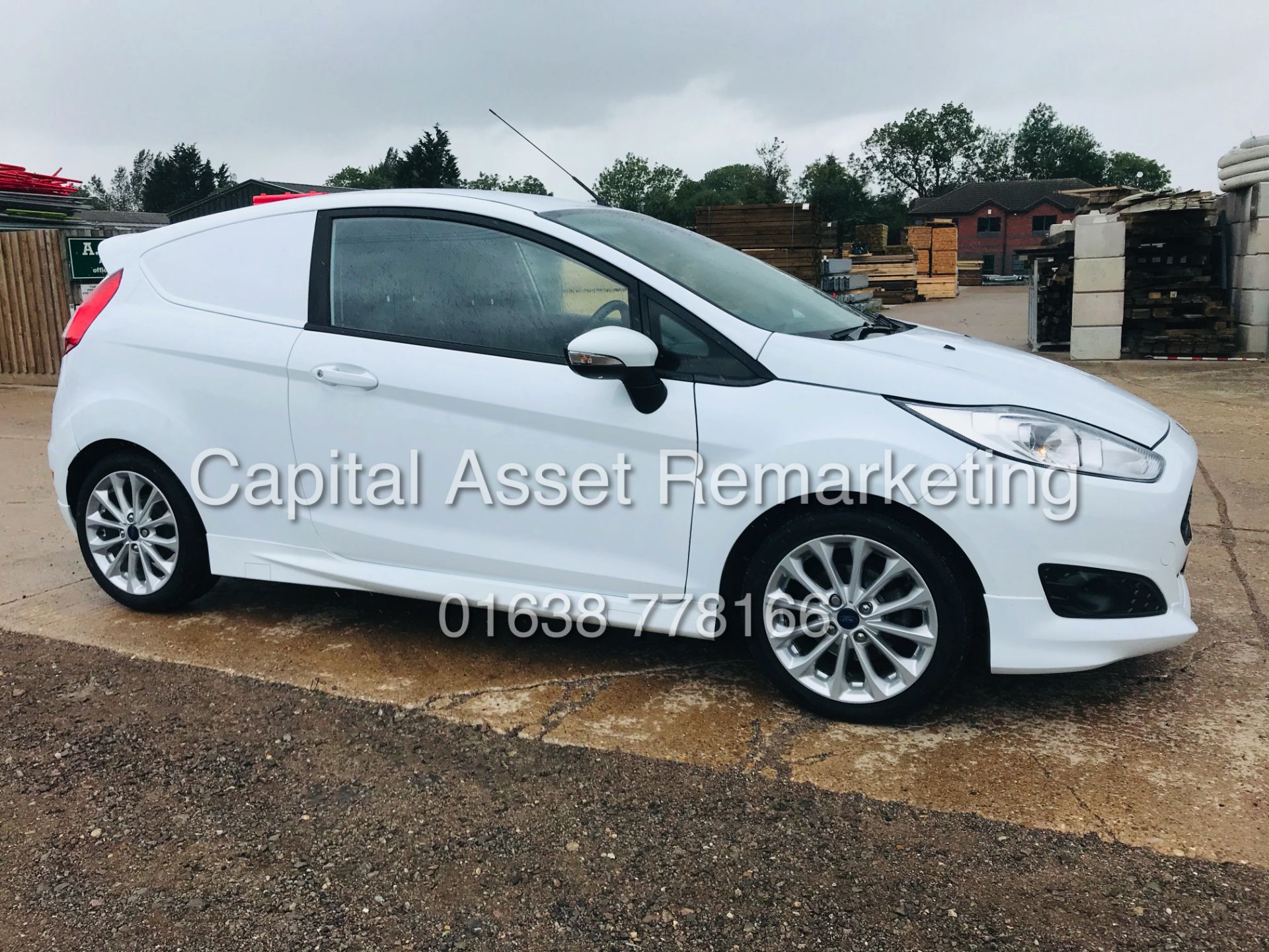 FORD FIESTA 1.5TDCI "SPORT" VAN / COMMERCIAL (2017 MODEL) 1 OWNER - LOW MILEAGE *AIR CON* ELEC PACK